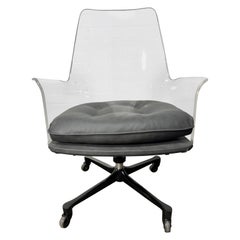 Chaise de bureau inclinable et pivotante en lucite de Vladimir Kagan