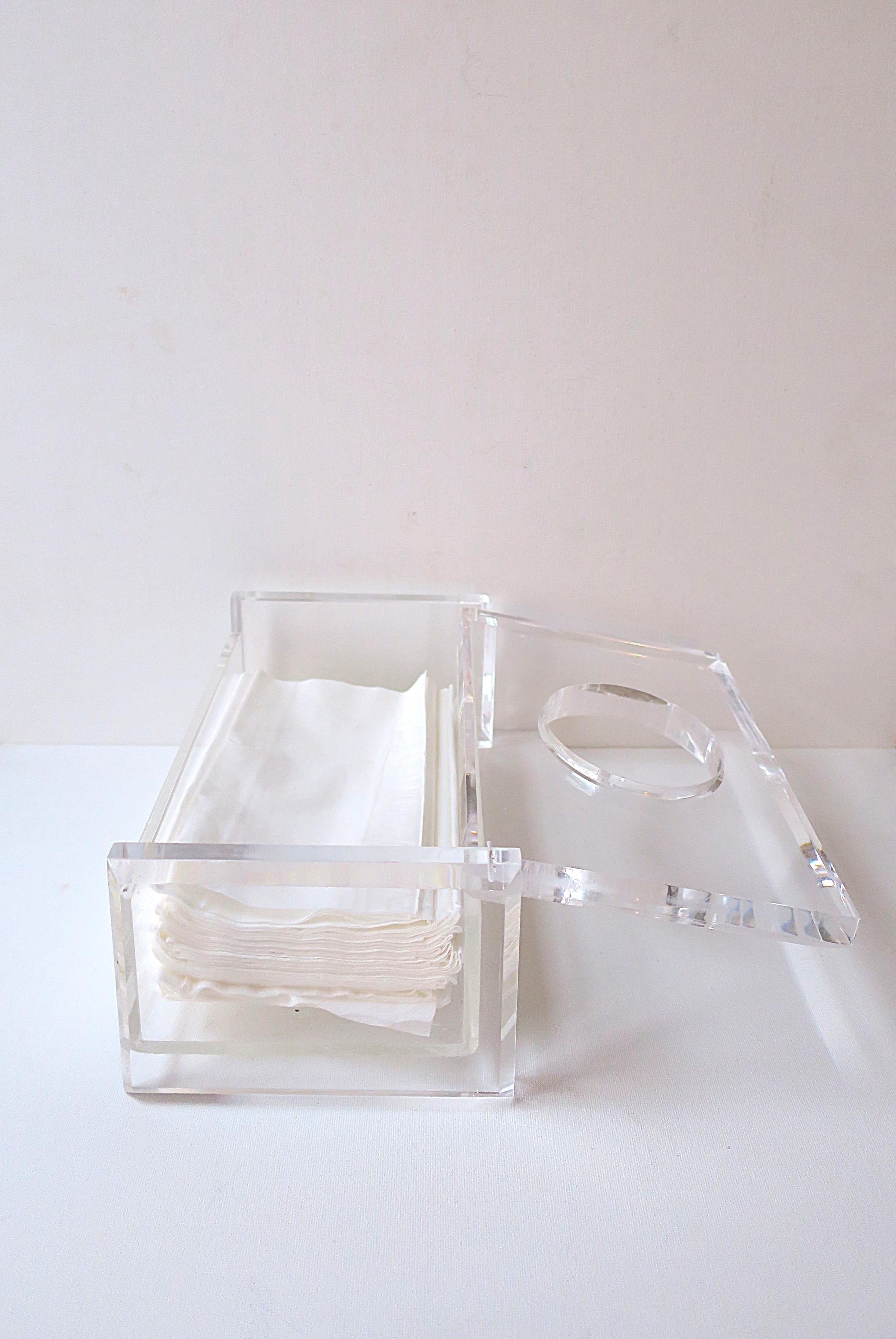 Caja de pañuelos Lucite en venta 3