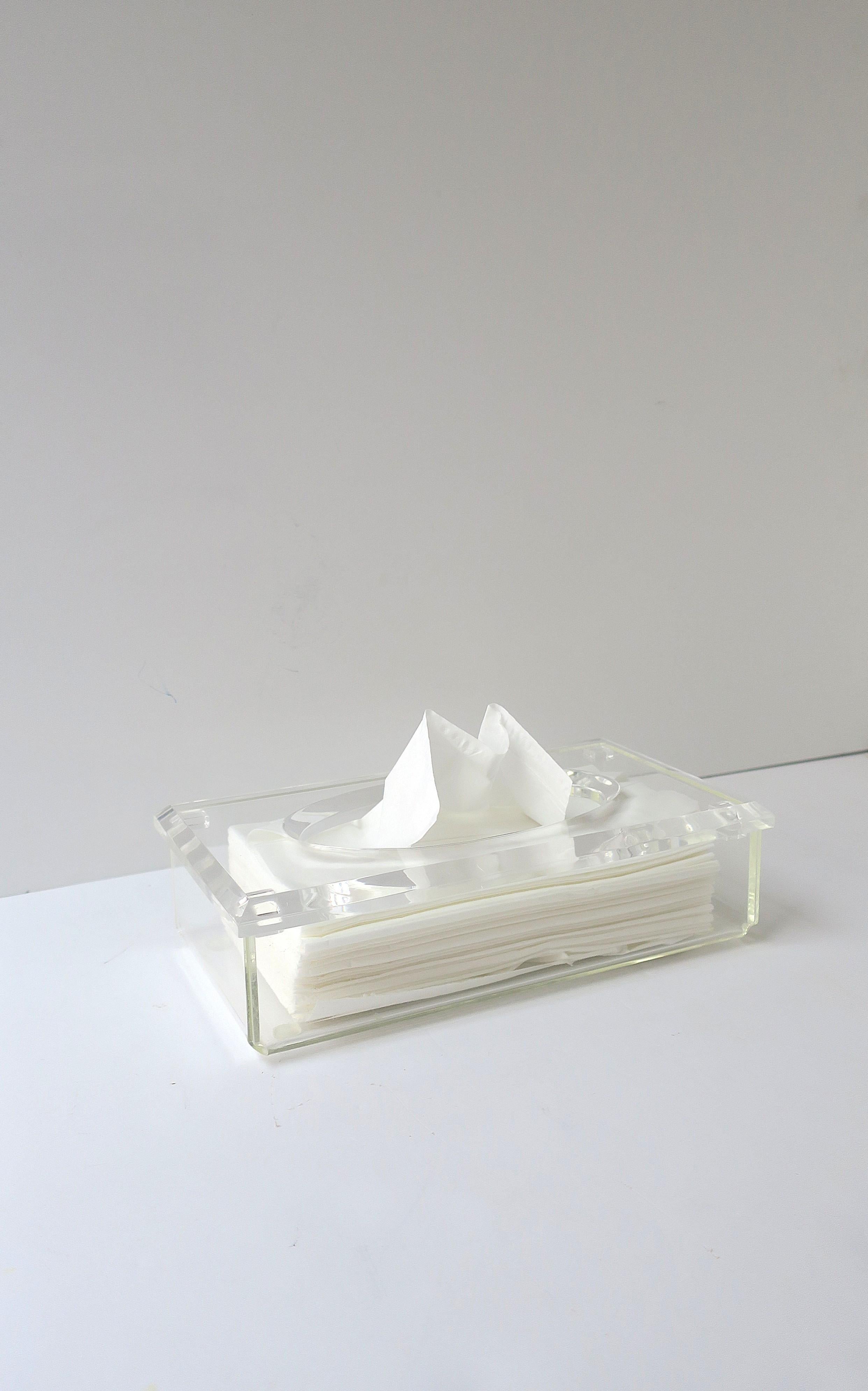 Portafazzoletti in lucite In condizioni buone in vendita a New York, NY