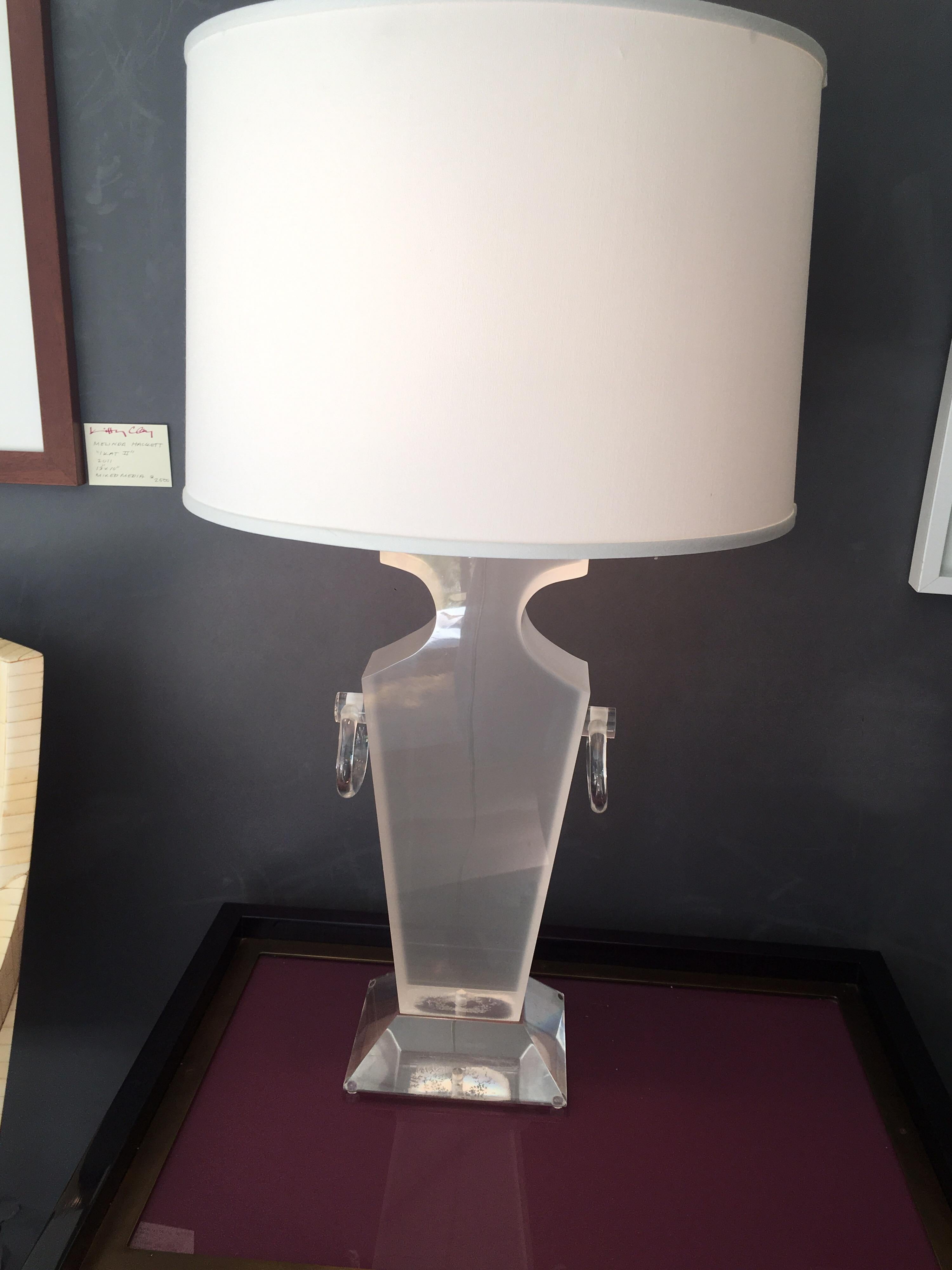 Lucite Urn Shaped Lamp  For Sale 3
