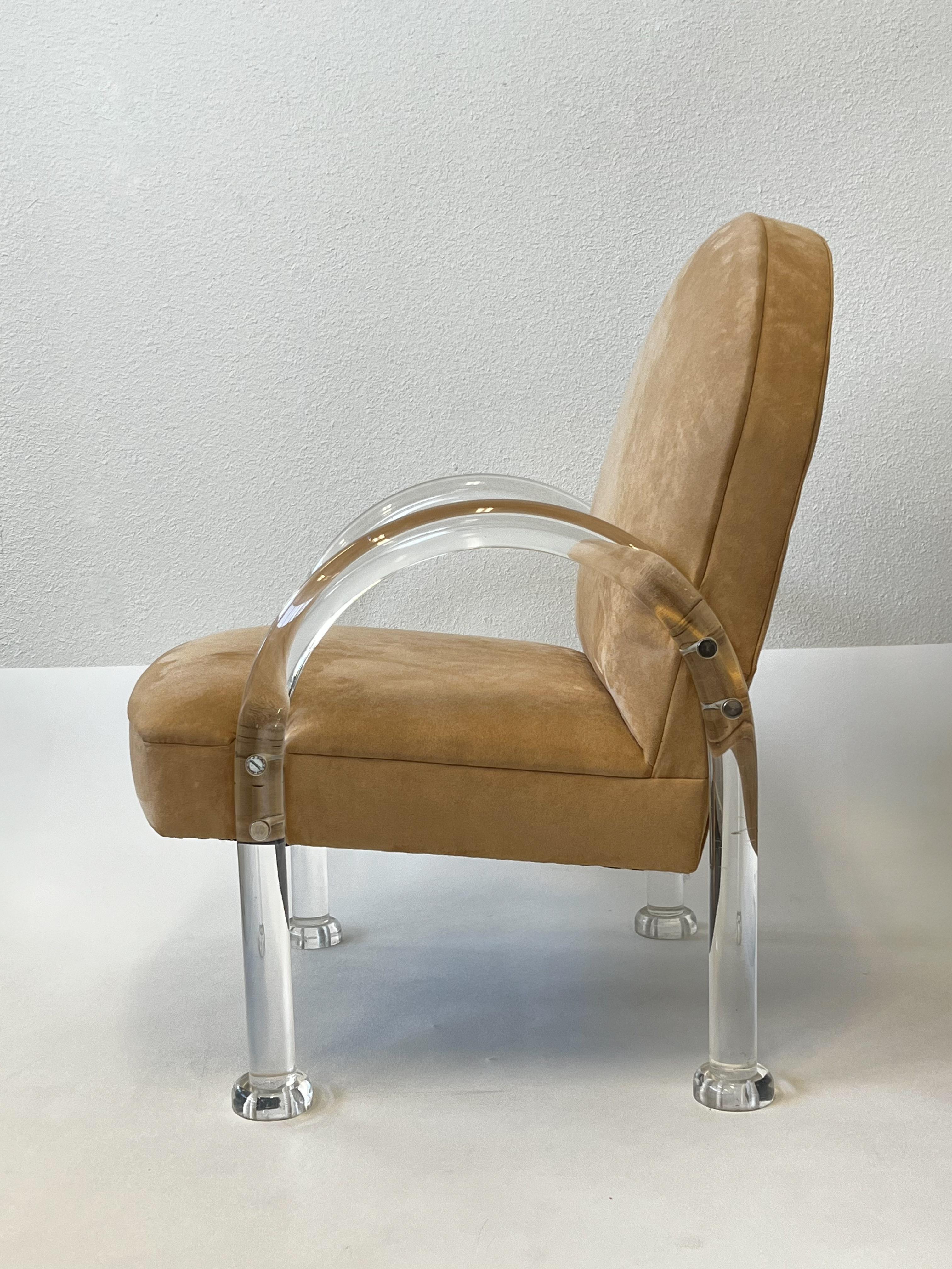 Moderno Lucite Waterfall Lounge Chair di Pace in vendita