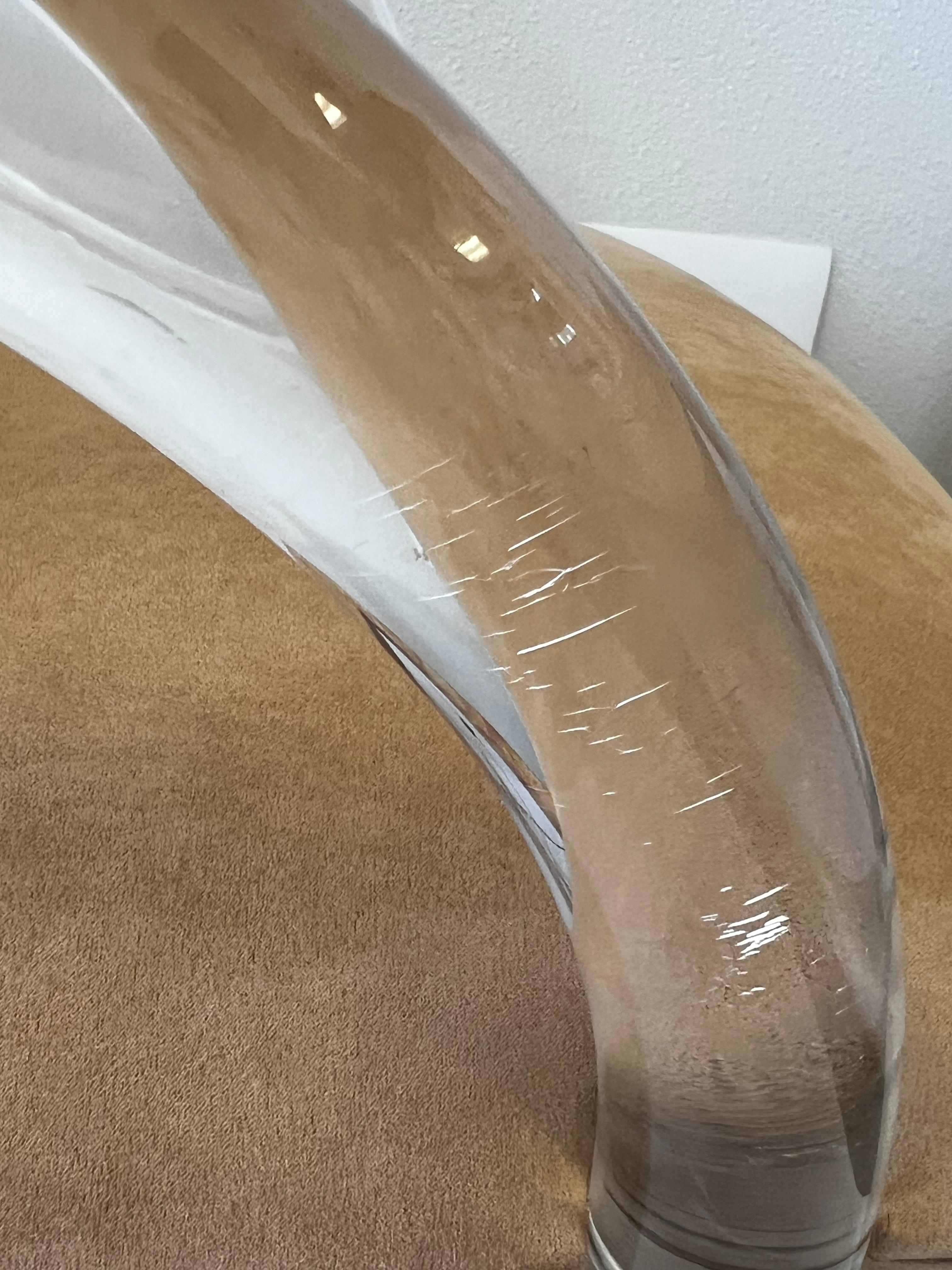 Lucite Waterfall Lounge Chair di Pace In condizioni buone in vendita a Palm Springs, CA