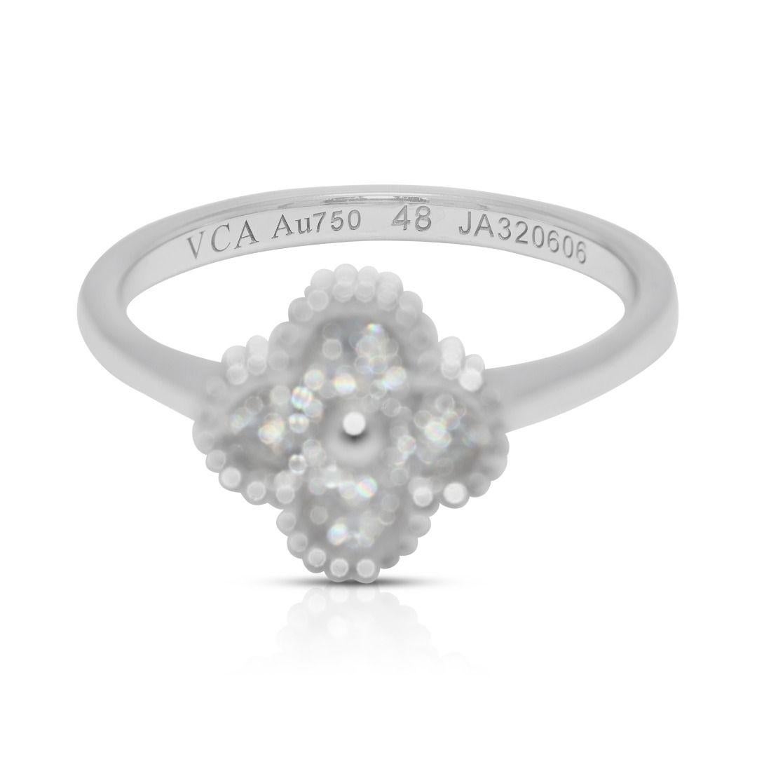 Lucky 0.08ct Natural Diamond Four-Leaf Clover 18K White Gold Ring en Excelente estado para la venta en רמת גן, IL