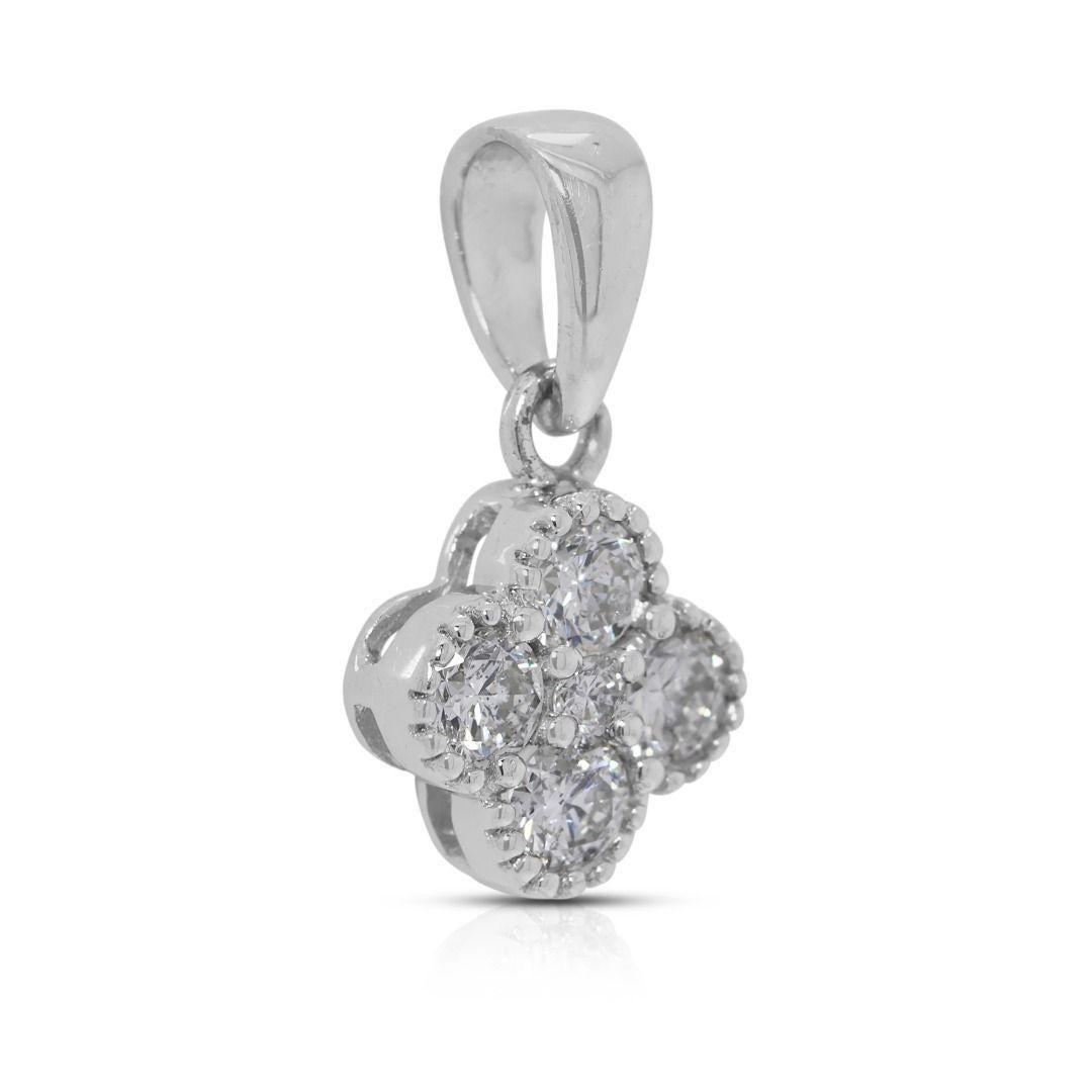 Lucky 0.21ct Natural Diamond 18K White Gold Four-Leaf Clover Pendant Corte redondo en venta