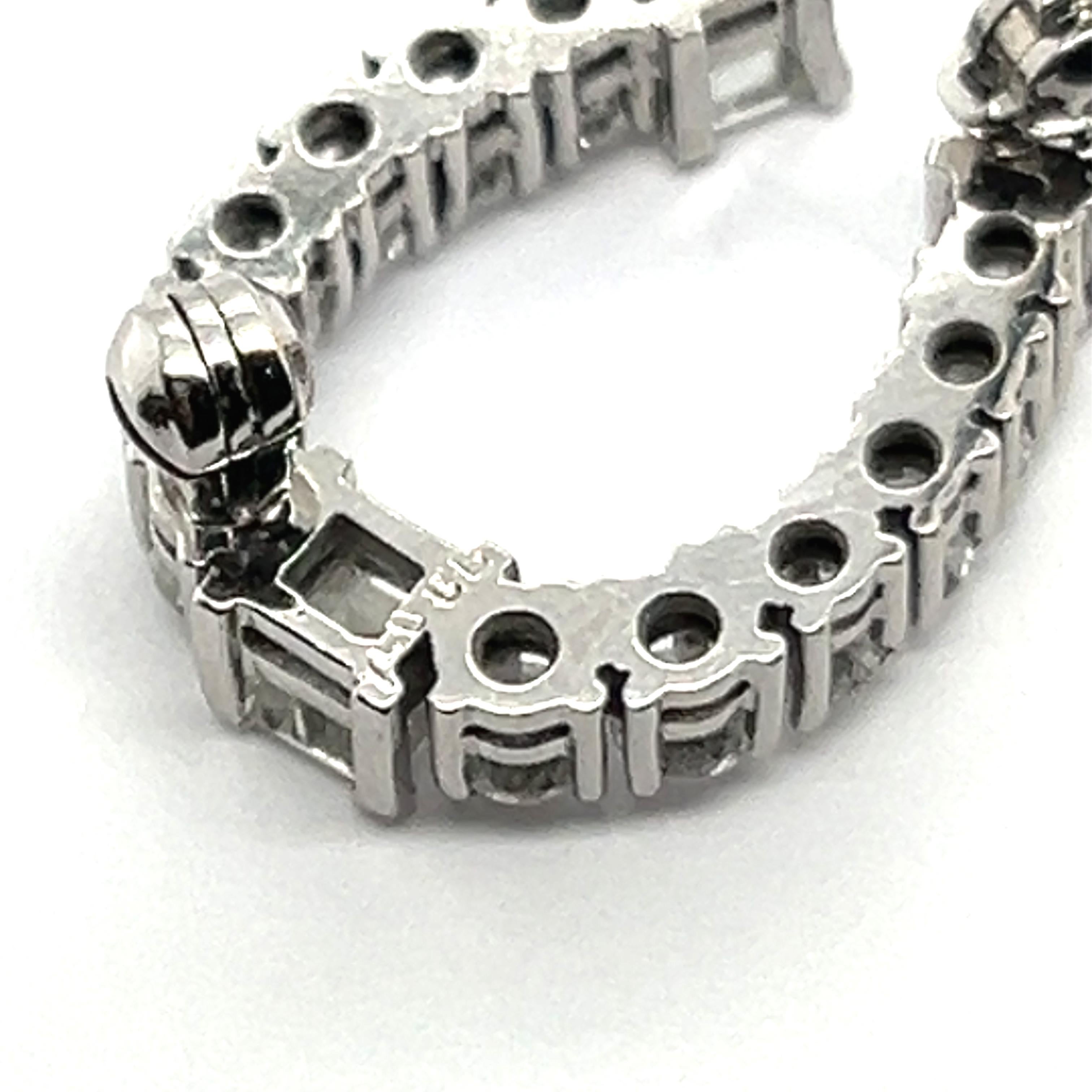 Lucky Charm Brooch with Diamonds in 18 Karat White Gold by Bucherer For Sale 4