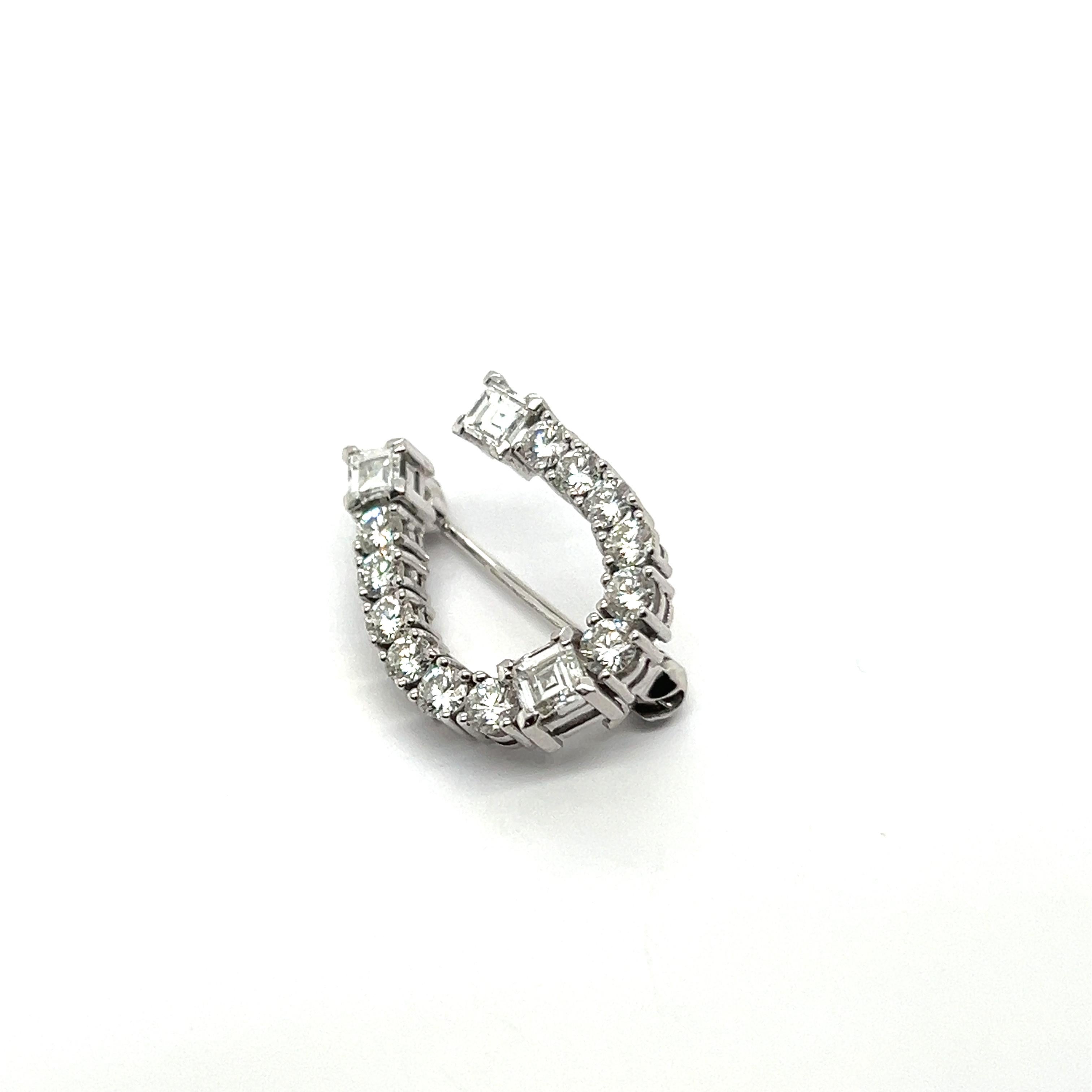 Lucky Charm Brooch with Diamonds in 18 Karat White Gold by Bucherer For Sale 5