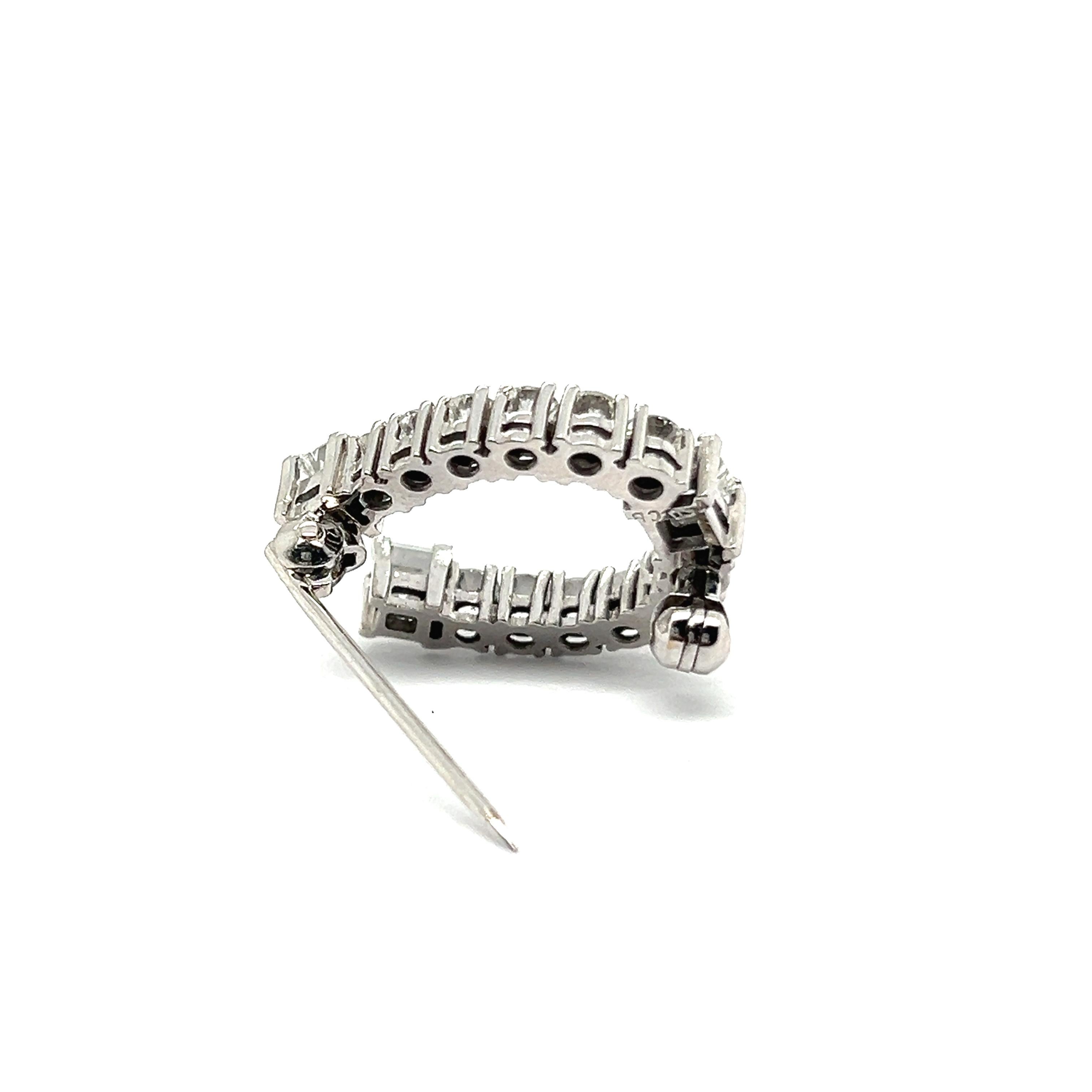 Lucky Charm Brooch with Diamonds in 18 Karat White Gold by Bucherer For Sale 7