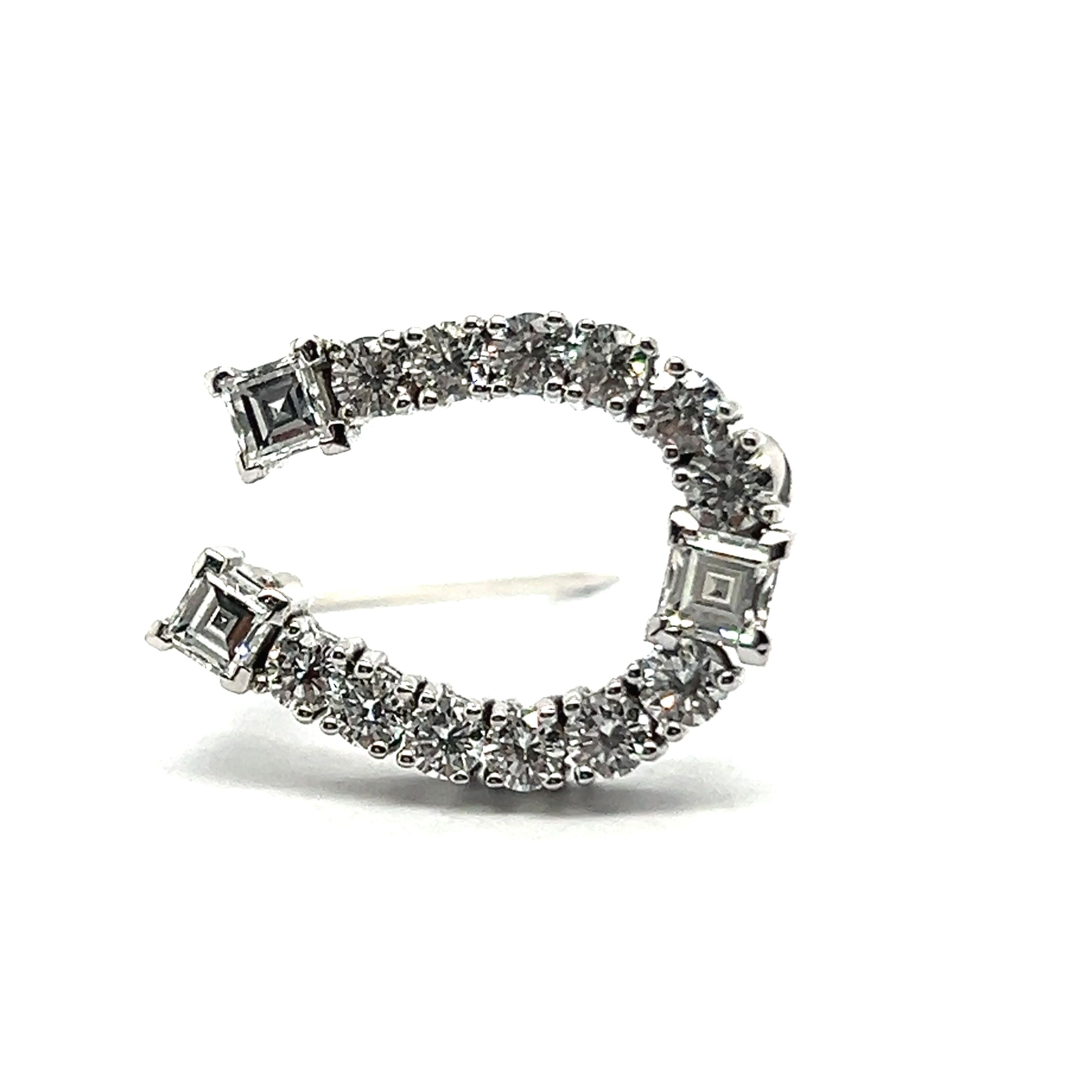 Lucky Charm Brooch with Diamonds in 18 Karat White Gold by Bucherer For Sale 2