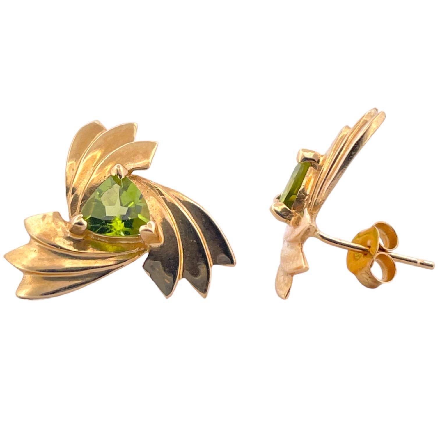 Modern Lucky Charm Peridot Clover Stud Earrings in 14K Yellow Gold For Sale