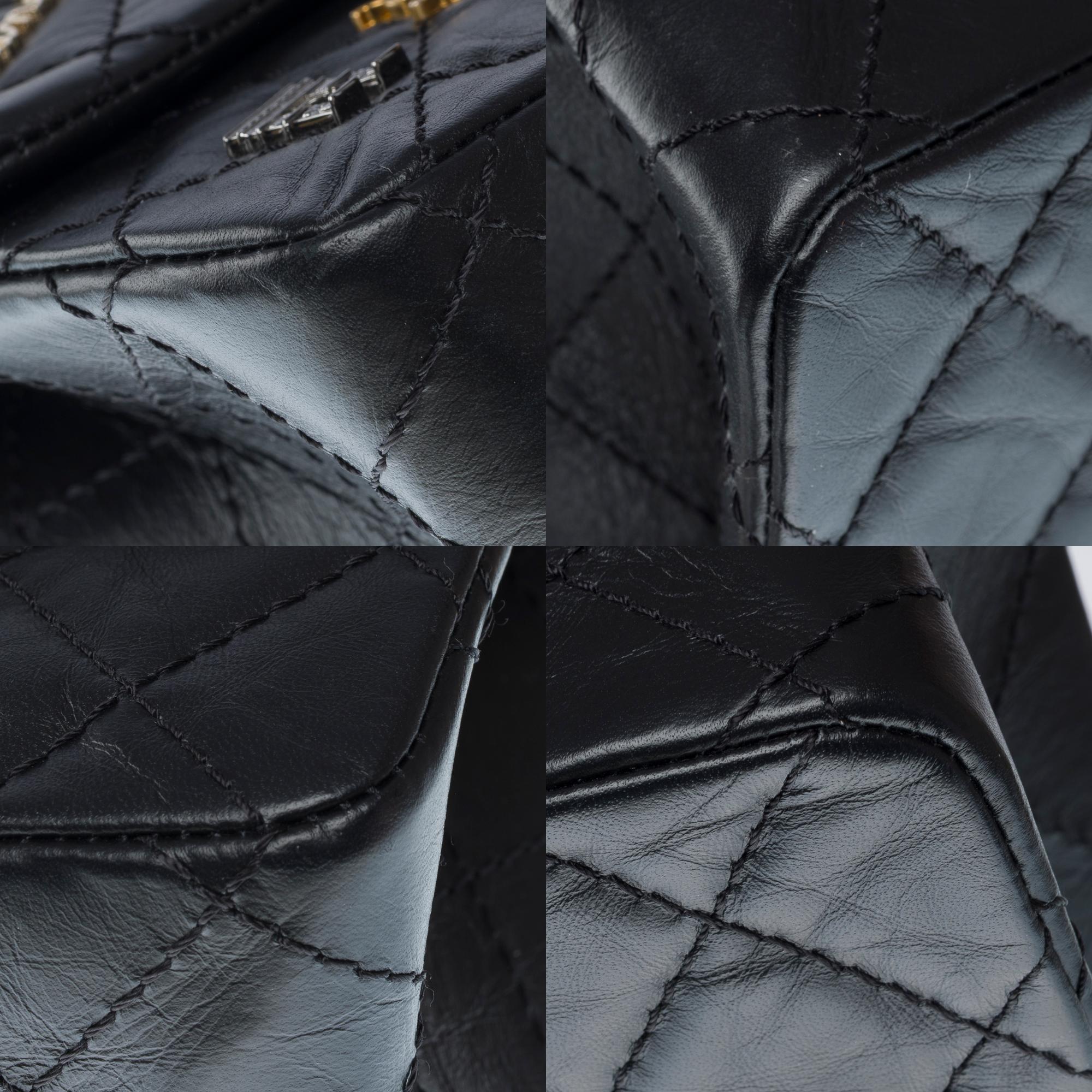 Lucky Charme 2.55 Borsa a tracolla con doppia patta di Chanel in pelle nera trapuntata, AGHW in vendita 7