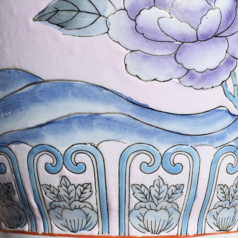 Keramikvase mit Vögeln und Geckos der Chinoiserie Famille Rose in Rosa, 20. Jahrhundert (Hongkong) im Angebot