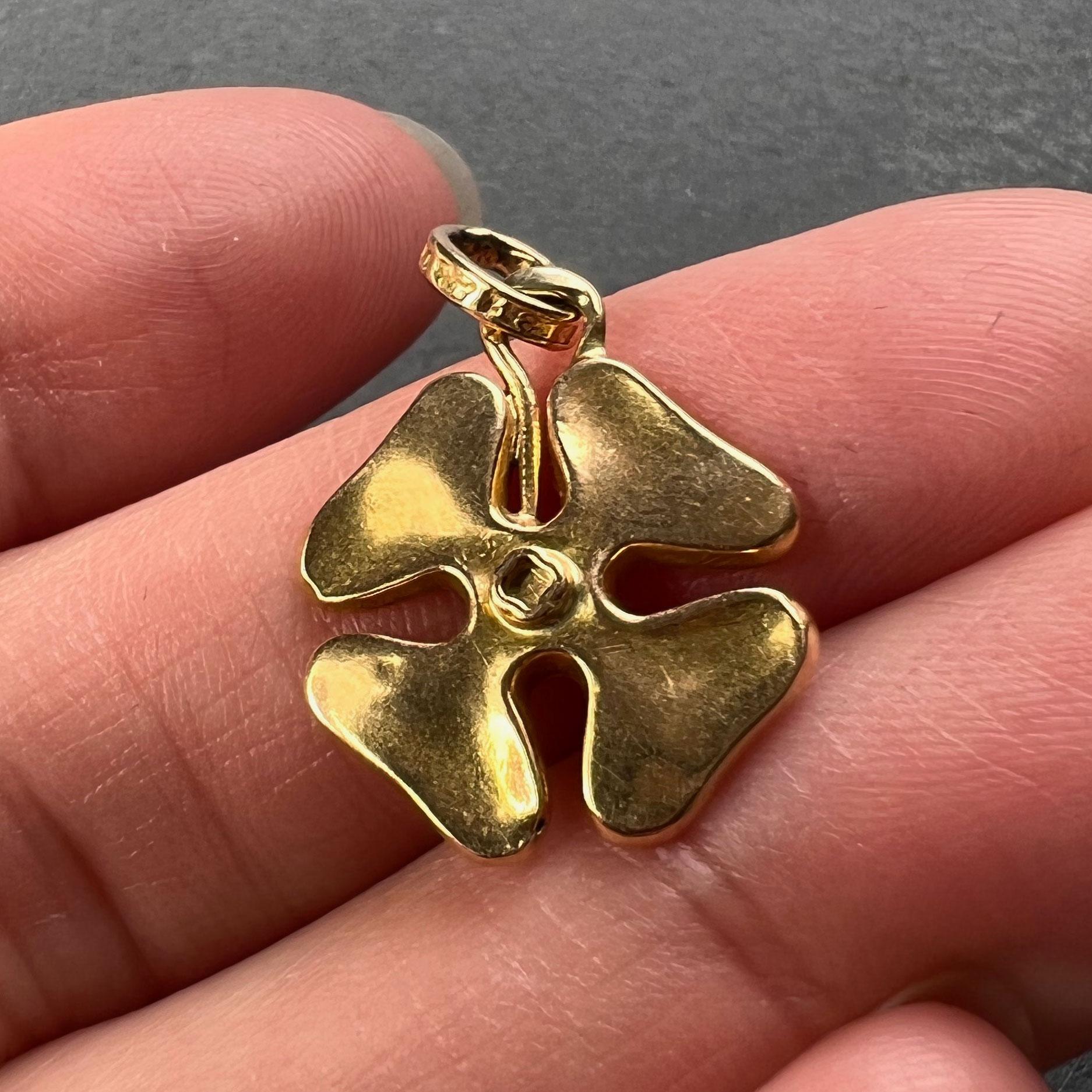 Lucky Clover Shamrock 18K Yellow Gold Charm Pendant 3