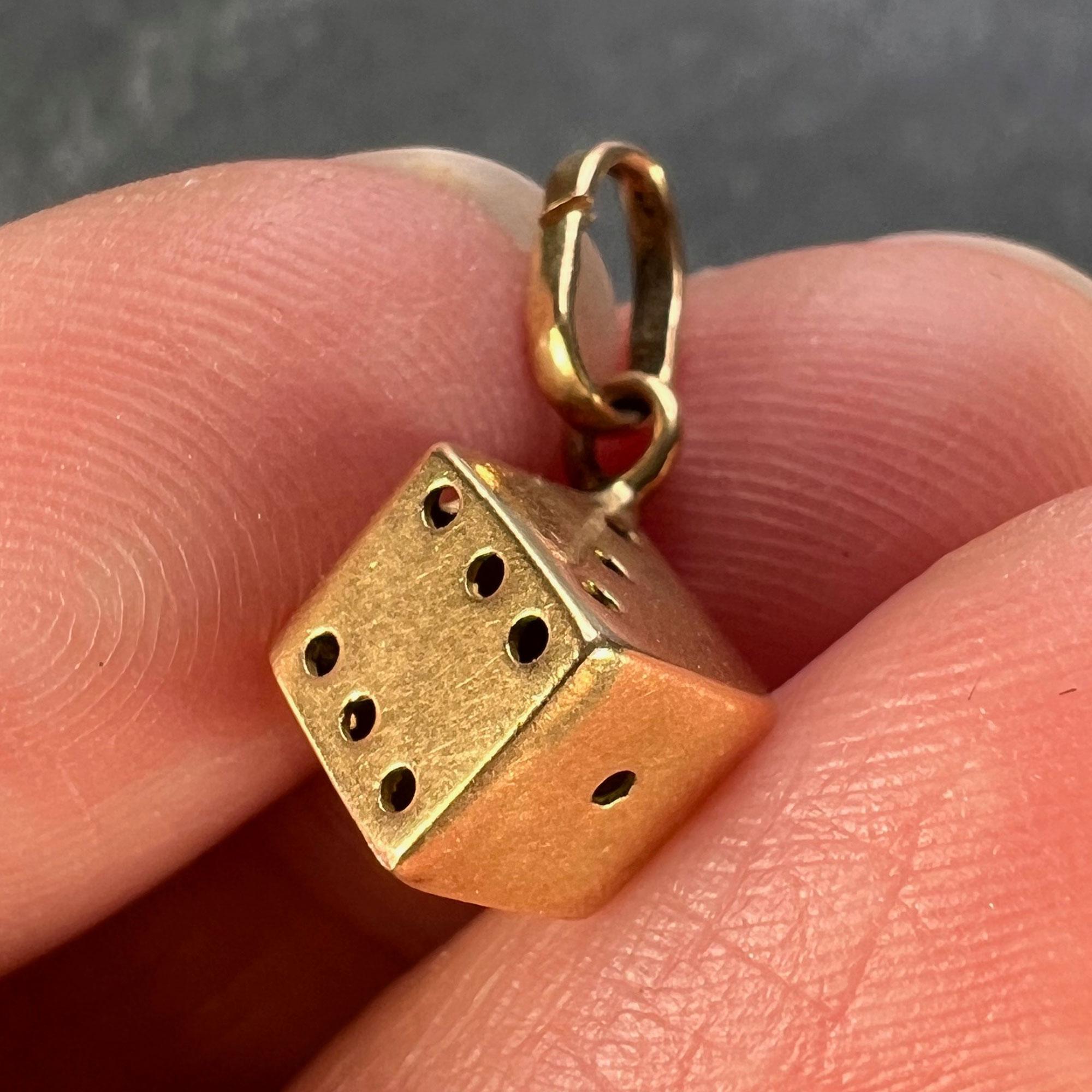 Lucky Dice 18K Yellow Gold Charm Pendant In Good Condition For Sale In London, GB