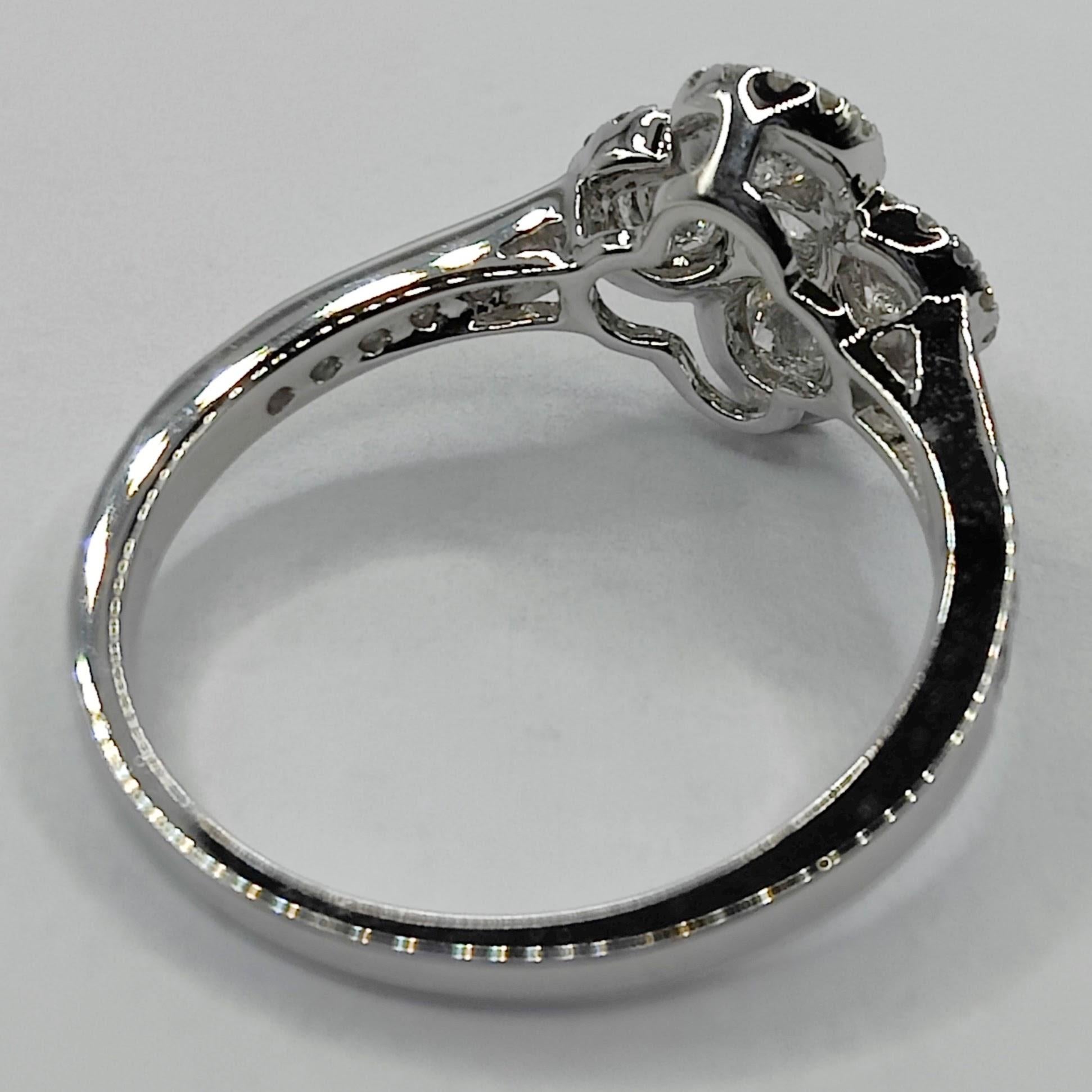 Lucky Four-Leaf Clover .80 Carat Diamond Ring in 18K White Gold In New Condition For Sale In Wan Chai District, HK
