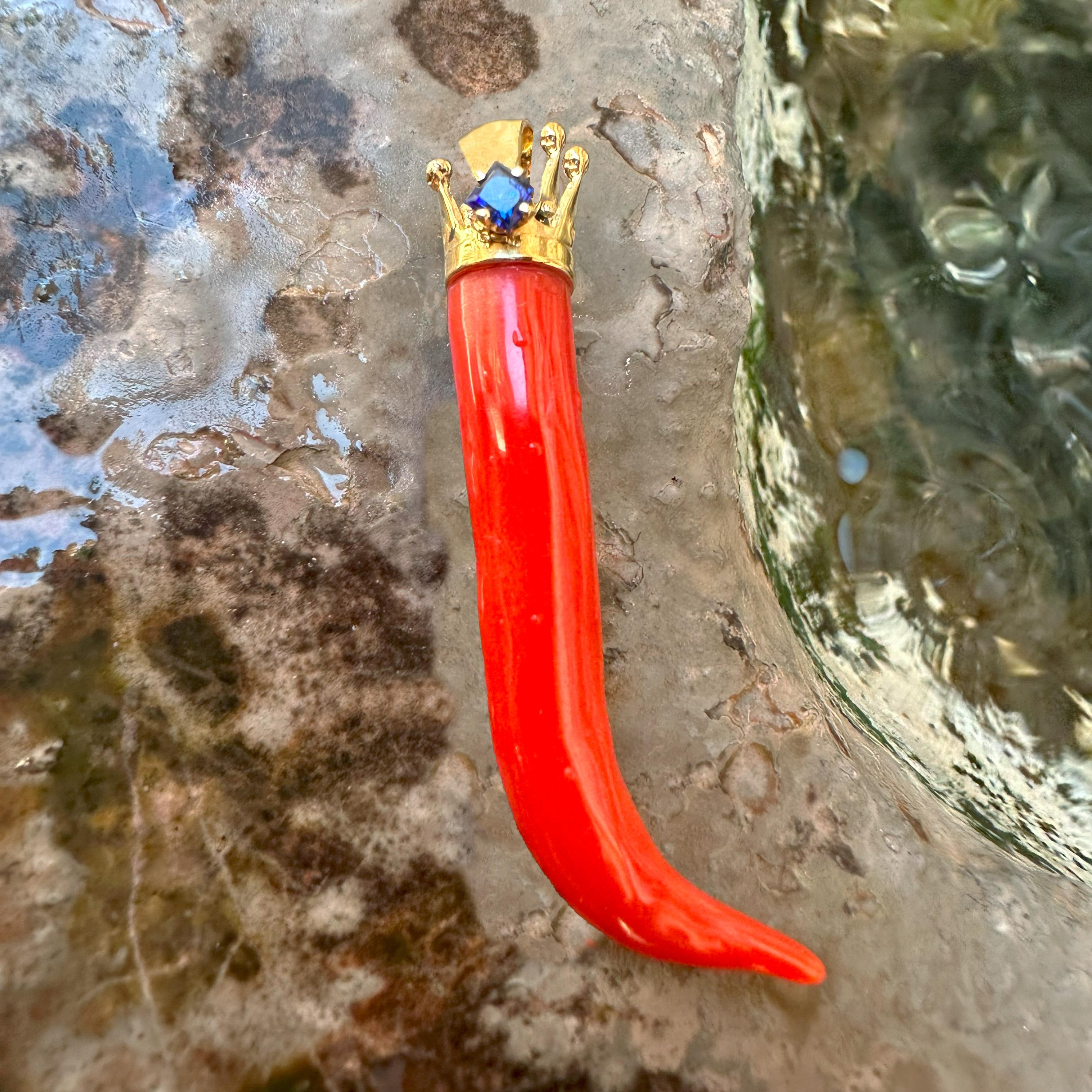 Brilliant Cut Lucky Horn in Italian Coral 18 Karat Gold Crown and a Sapphire Pendant For Sale