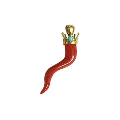 Lucky Horn in Italian Coral with 18 Kt Gold Crown and a Turquoise