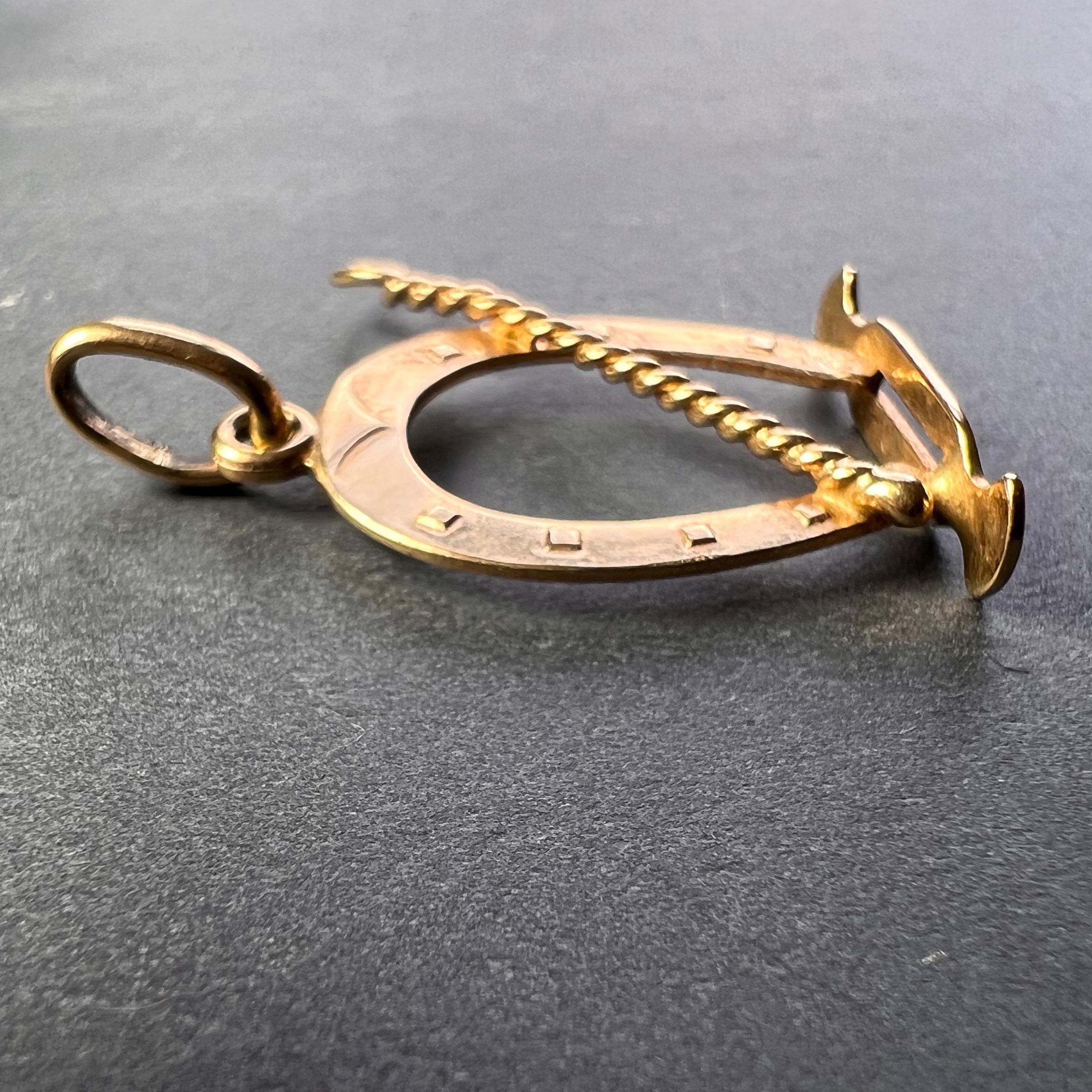Lucky Horseshoe and Whip 18K Yellow Gold Charm Pendant In Good Condition For Sale In London, GB