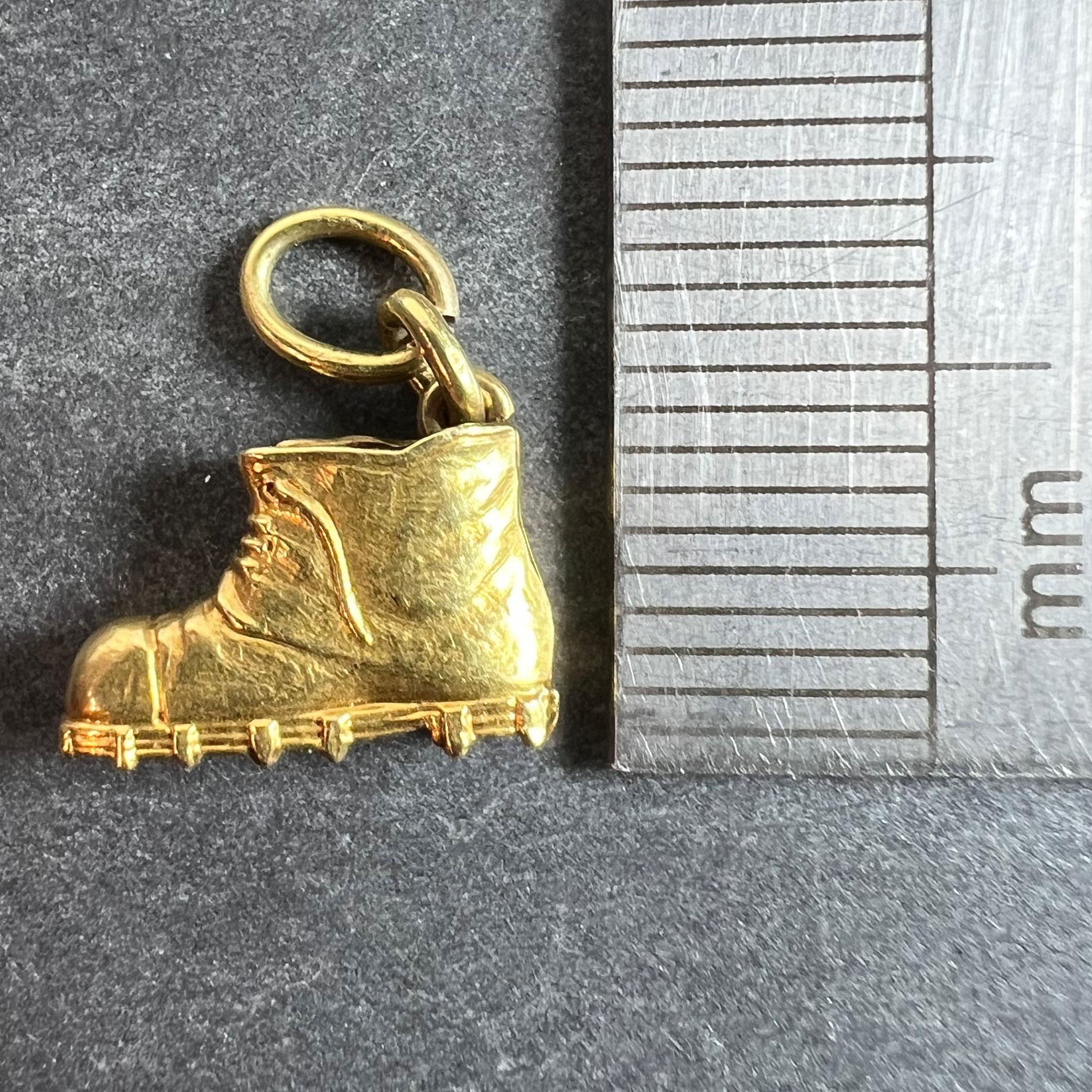 Pendentif Lucky Old Boot en or jaune 18K avec breloque porte-bonheur en vente 6