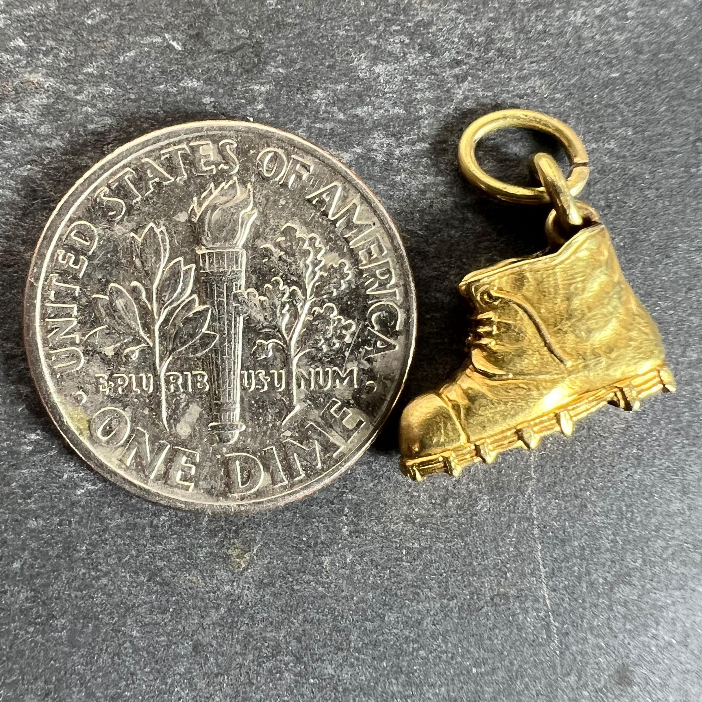 Pendentif Lucky Old Boot en or jaune 18K avec breloque porte-bonheur en vente 7