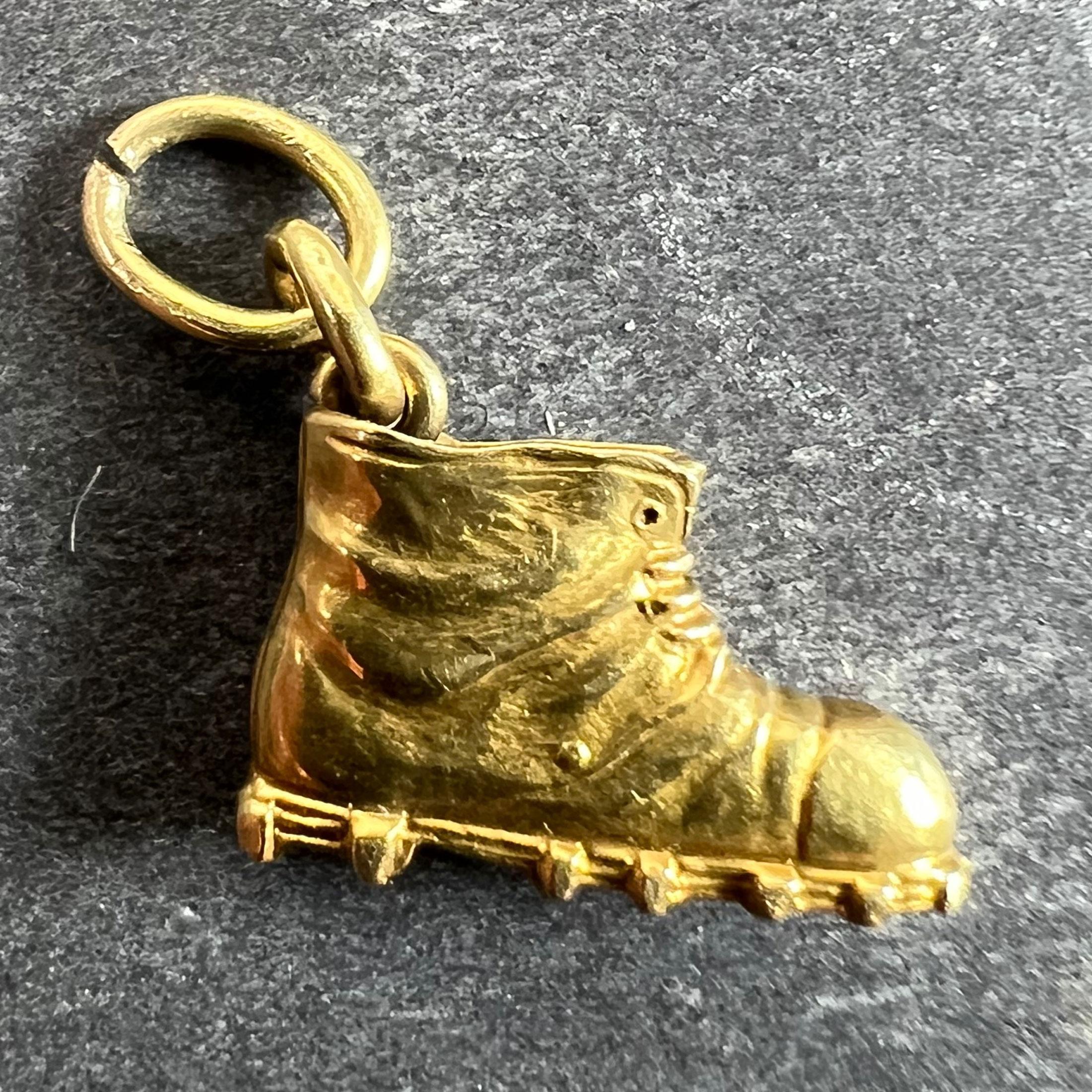 Pendentif Lucky Old Boot en or jaune 18K avec breloque porte-bonheur Bon état - En vente à London, GB