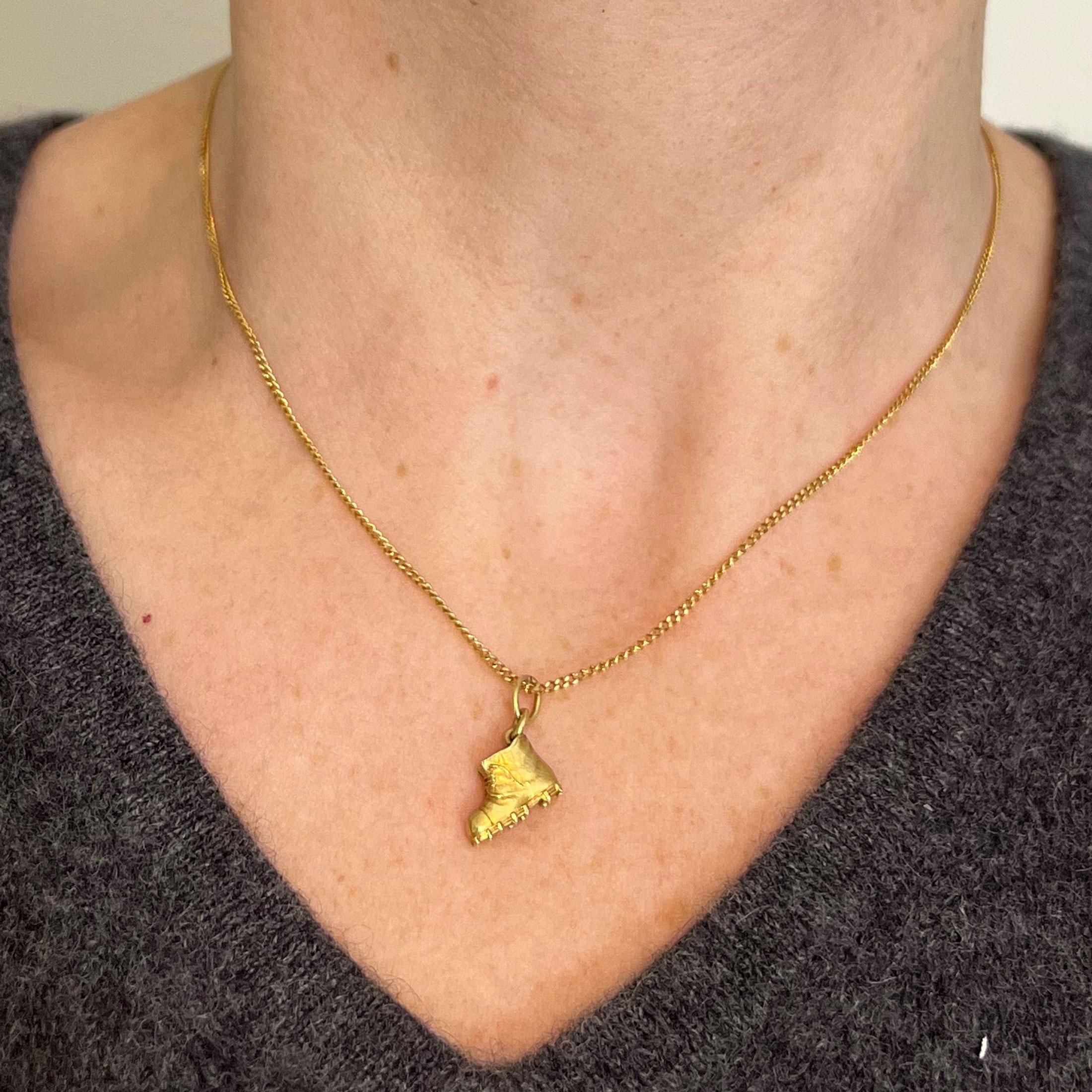 Pendentif Lucky Old Boot en or jaune 18K avec breloque porte-bonheur en vente 1