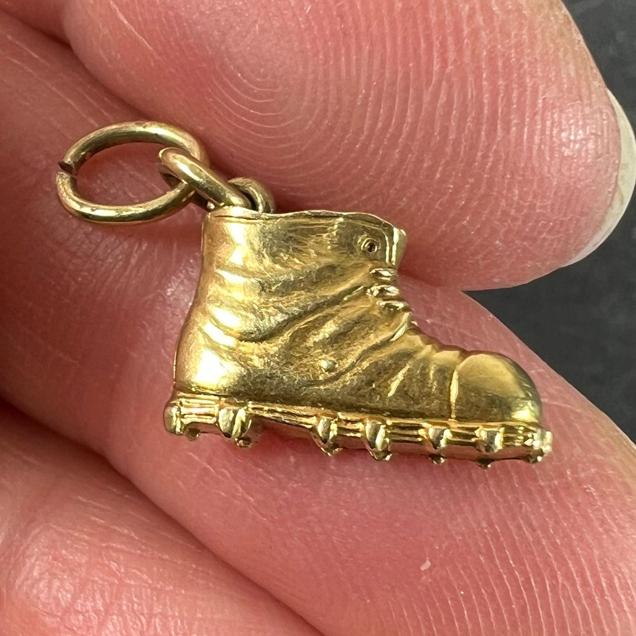 Pendentif Lucky Old Boot en or jaune 18K avec breloque porte-bonheur en vente 2