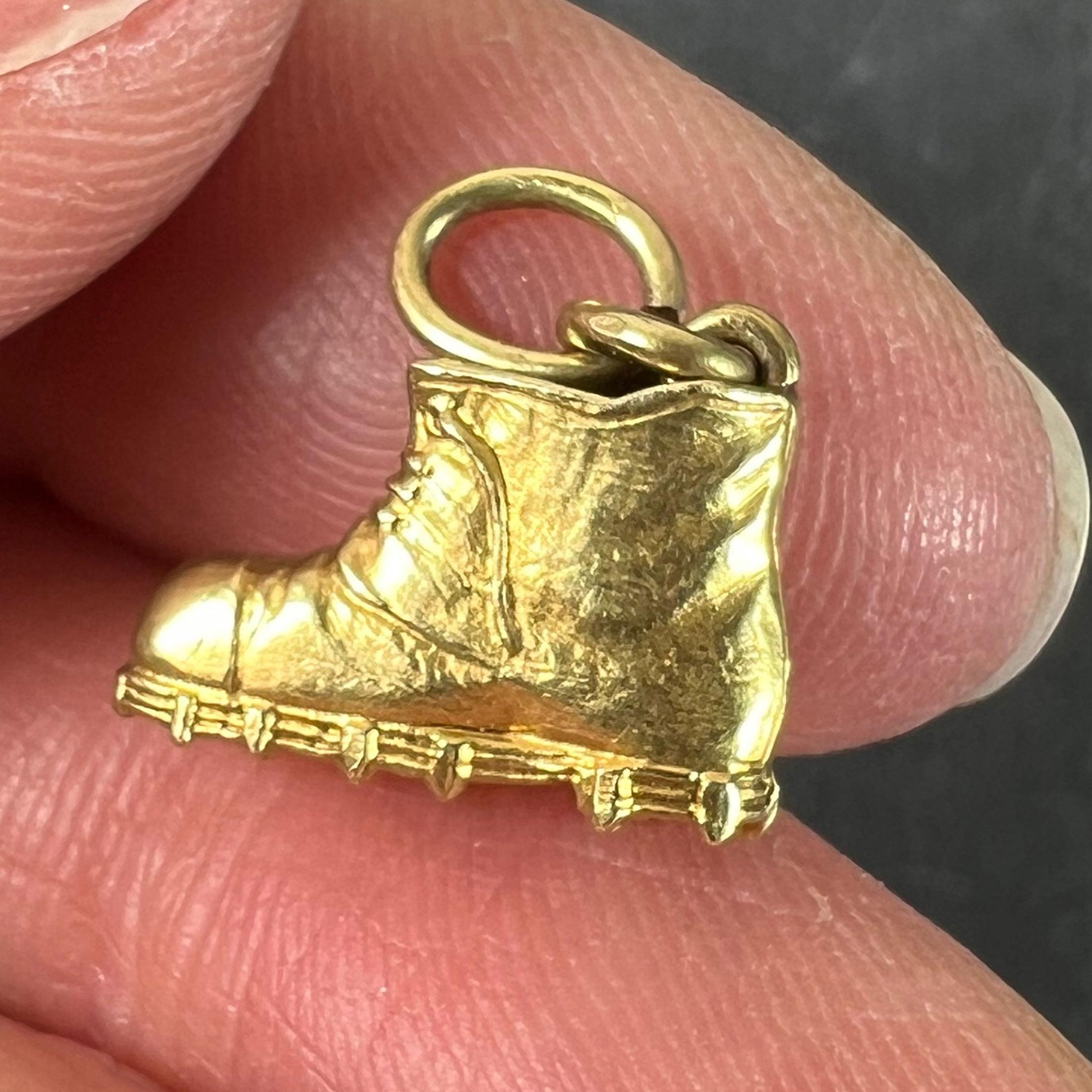 Pendentif Lucky Old Boot en or jaune 18K avec breloque porte-bonheur en vente 5