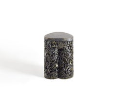 Tavolino contemporaneo realizzato a mano in vetro riciclato da  Aparentment