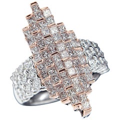 Lucullan 18 Karat White Gold and Diamond Ring