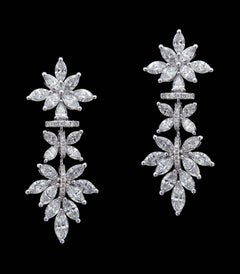 Lucullan 18 Karat white Gold and Diamond Wedding Earrings