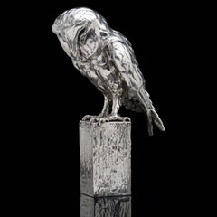 sculpture en argent sterling "Hibou sur poteau" de Lucy Kinsella