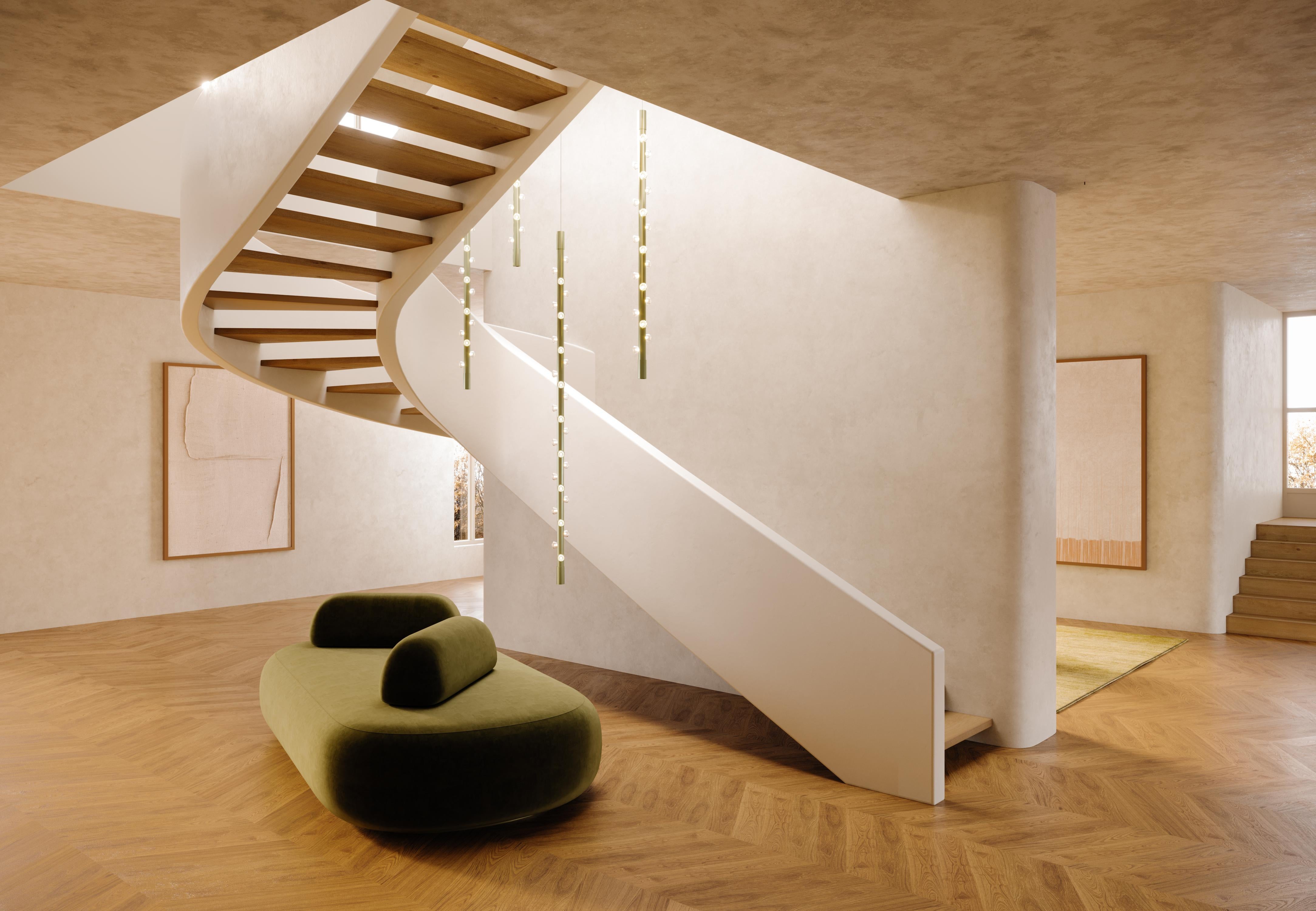 Lucy Gran Lámpara Colgante Vertical Contemporánea de Aluminio Champán by JSPR Posmoderno en venta