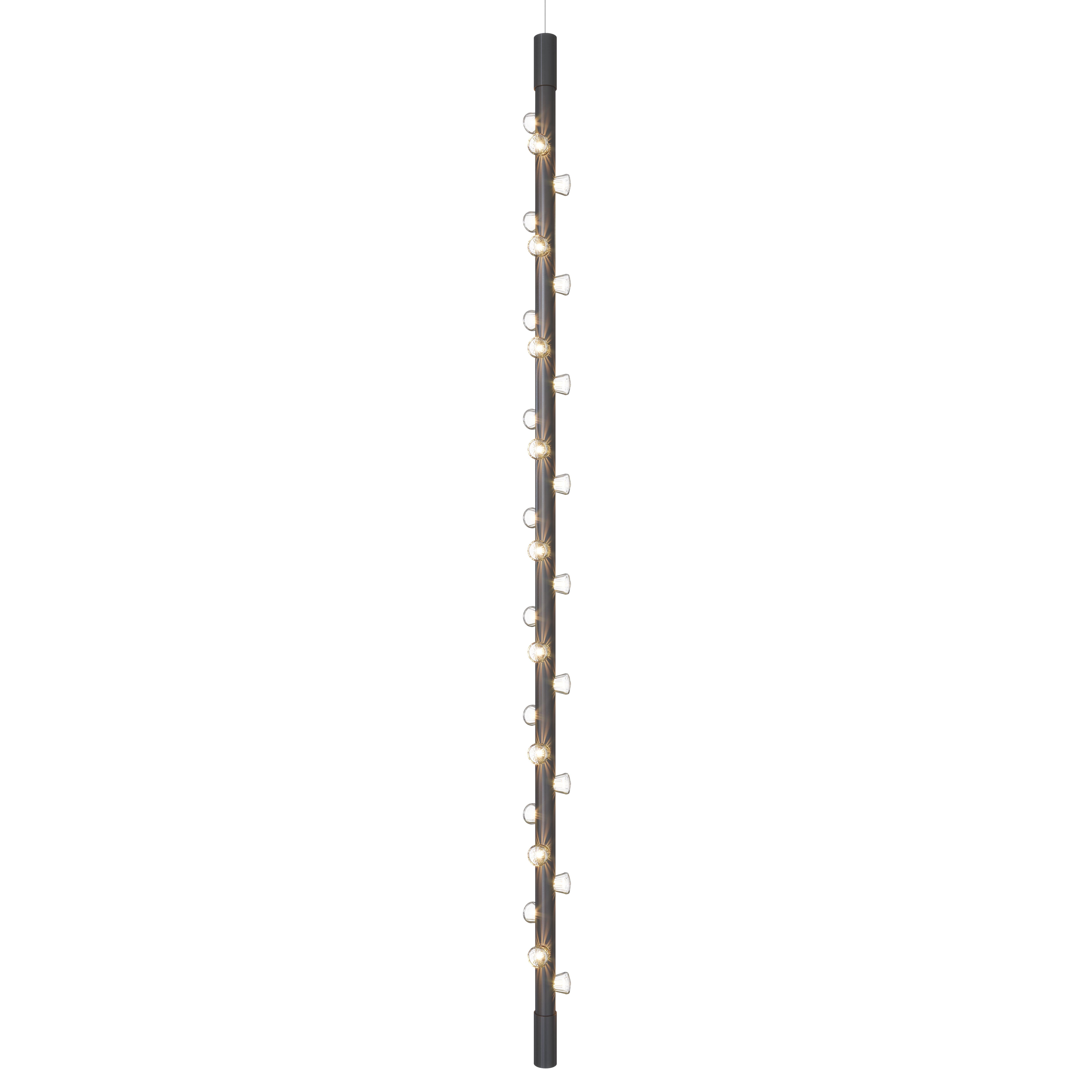Lucy Gran Lámpara Colgante Vertical Contemporánea de Aluminio Champán by JSPR Holandés en venta