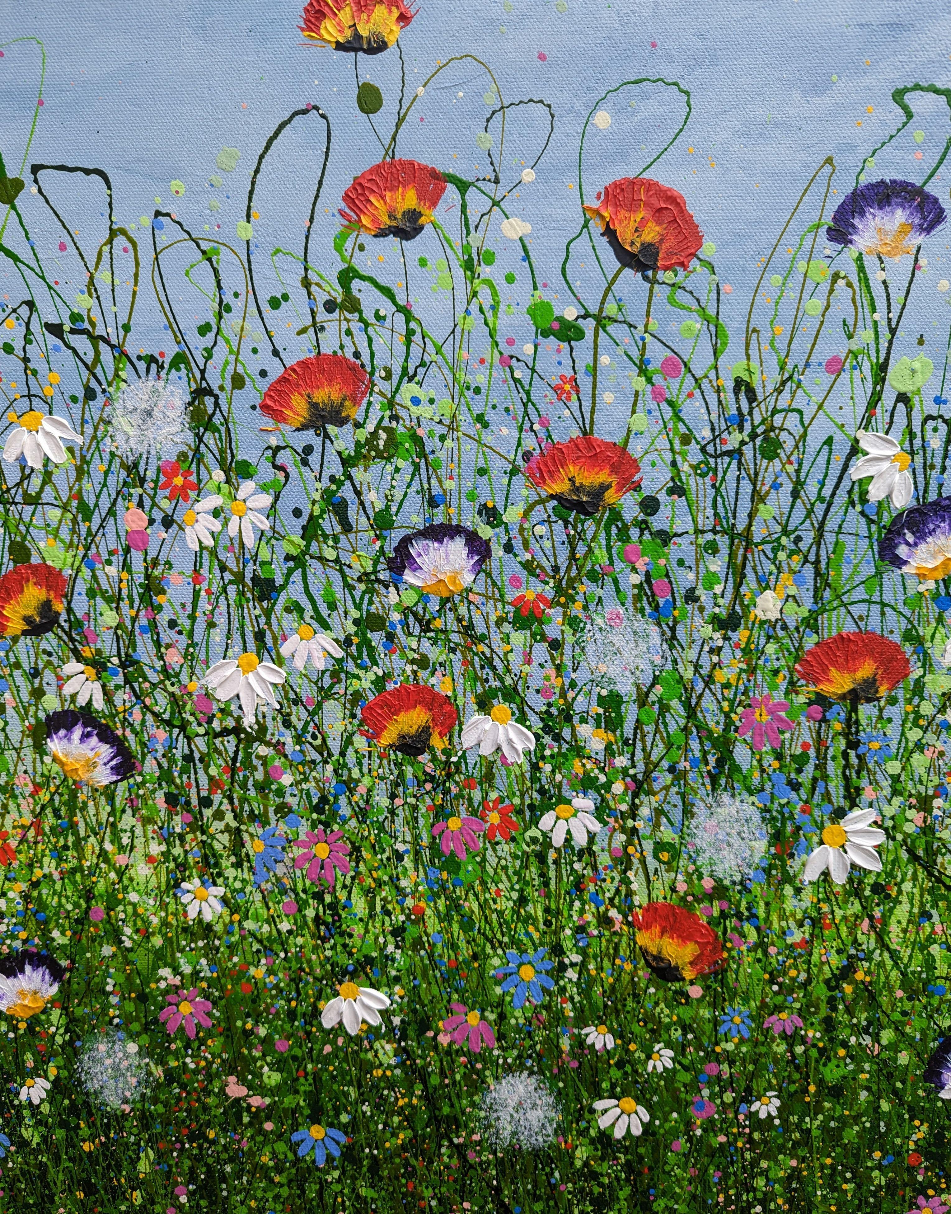 Wo wilde Wiesen flüstern #3      Mit einer schweren Textur habe ich diese voll blühende Wiese mit Gänseblümchen, Tulpen und Stiefmütterchen gestaltet.    Ich liebe es, mit Farben herumzuspritzen und wilde, abstrakte Blumenfelder zu schaffen.    97 x