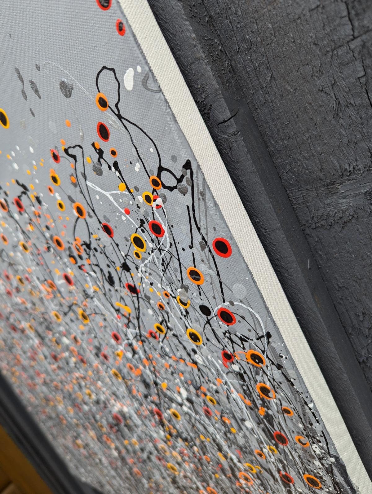 Let There Be Light #20, Quadro originale, Prato floreale, Nature, Grigio, Arte rossa in vendita 3