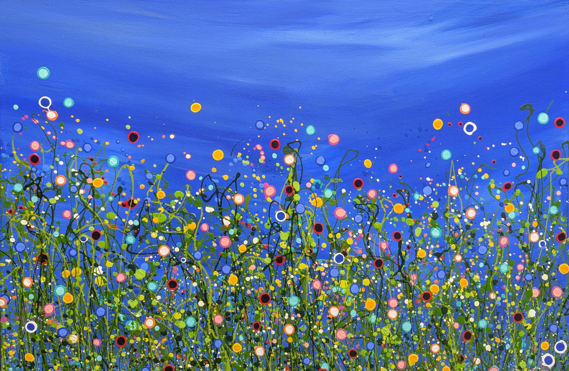 Radiance de la prairie #3, peinture originale, prairie florale, Nature, art gris, rouge en vente 1