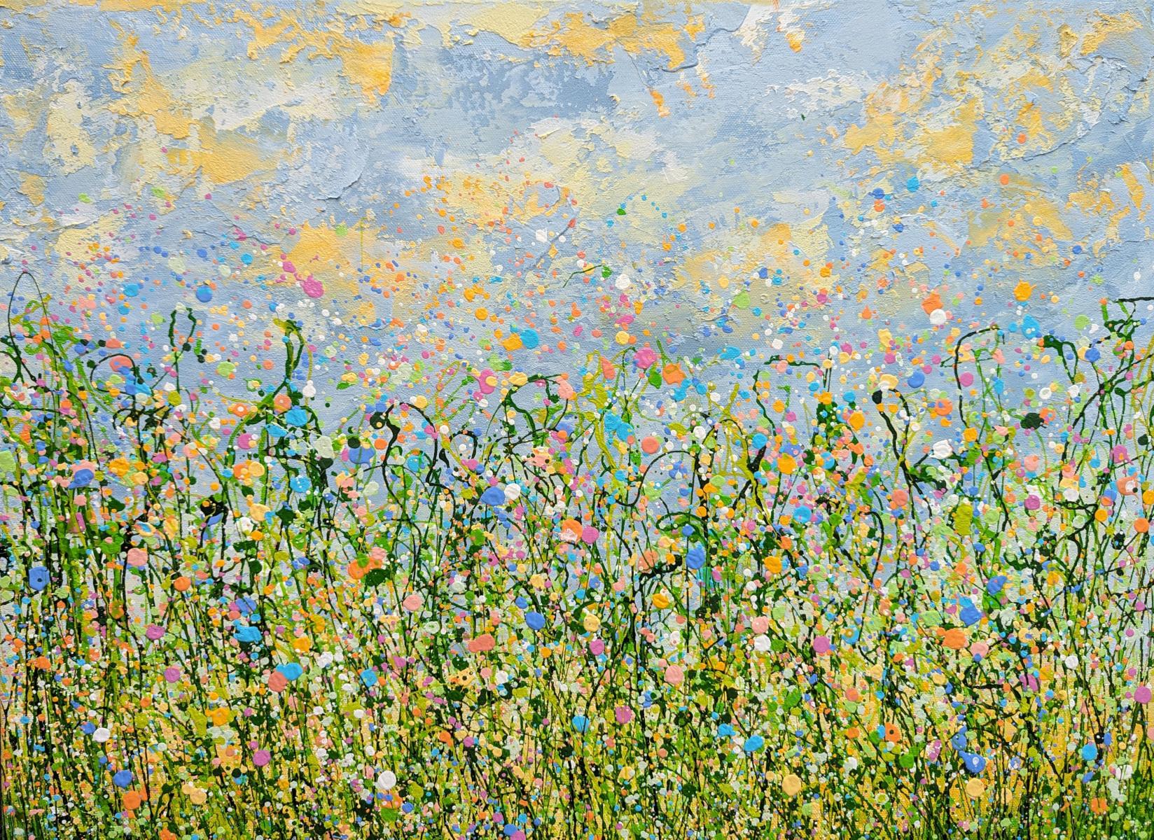 Pastel Spring Dreams #2, peinture originale, prairie florale, Nature, art gris, rouge - Contemporain Painting par Lucy Moore