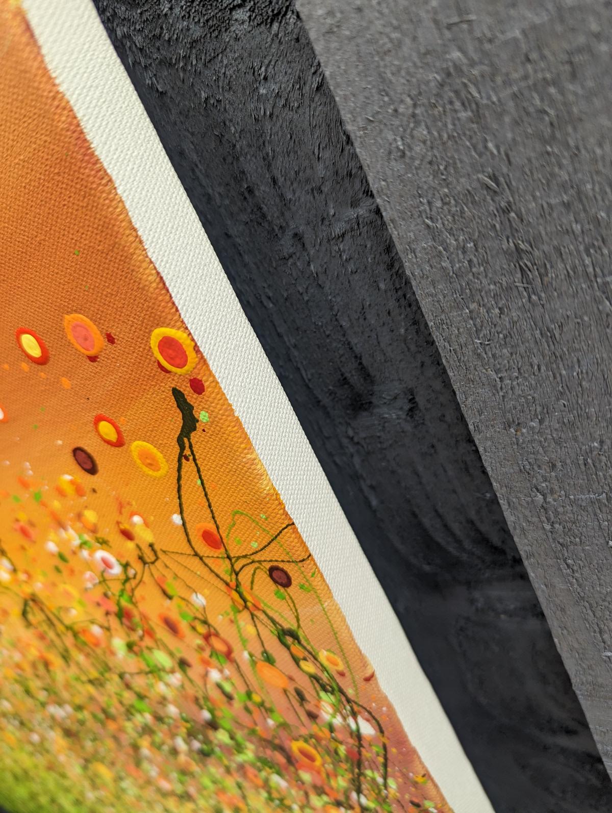 Popping Sunrise Meadows #2, Abstraktes geblümtes Gemälde, Original-Landschaftskunst (Braun), Landscape Painting, von Lucy Moore