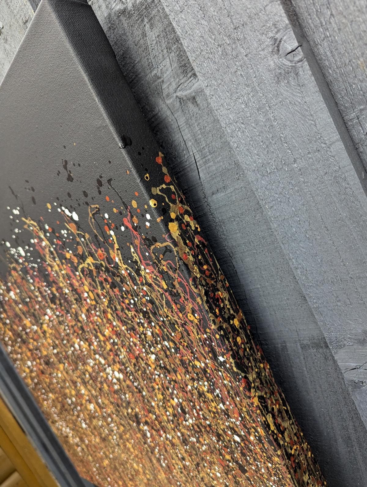 Rose Gold Radiance - 60 x 60 cm Deep Edge Canvas Die Ränder sind so bemalt, dass sie verschmelzen. Mit Acrylfarben habe ich Abstraktion mit Impressionismus vermischt und den Überschwang eines vergoldeten Rausches eingefangen. Jede Marke bietet eine