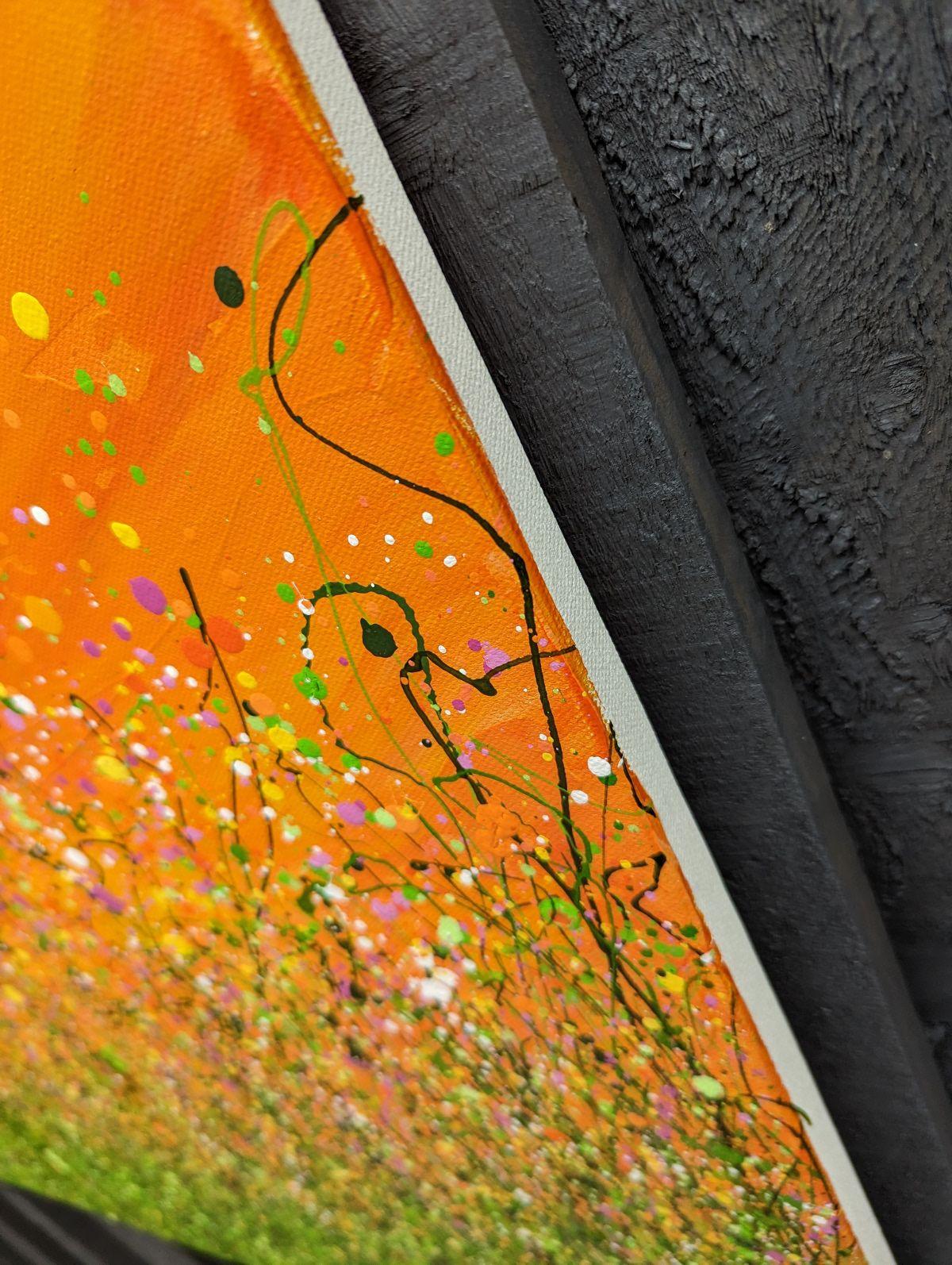 Sogno di mandarino #8, Pittura, Acrilico su tela - Abstract Painting Arancia di Lucy Moore