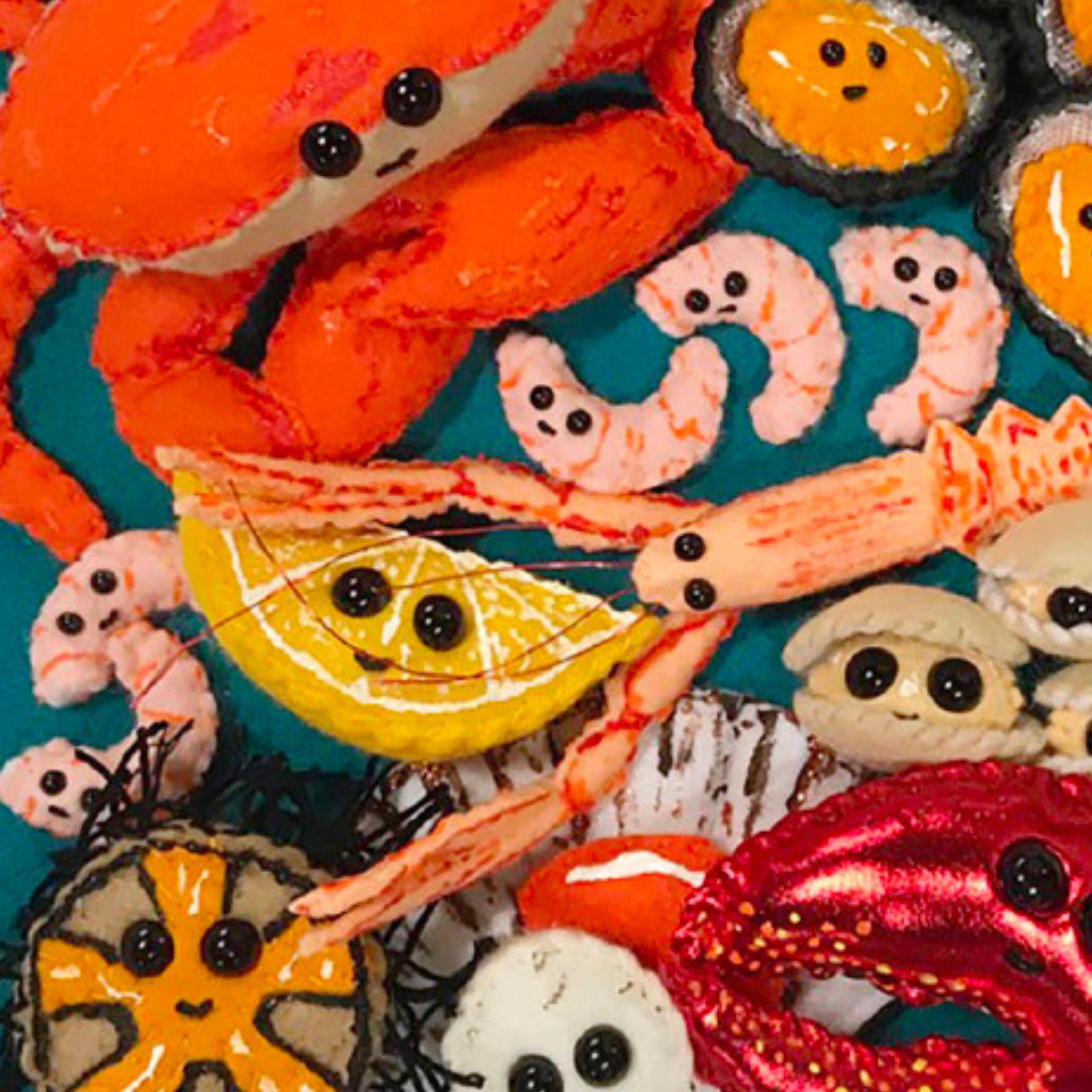 Handmade felt pieces with hand-painted apliqué. Don't be so shellfish is a unique set of cute felt creatures that literally make the world a ‘happier place.
Born in Bath, England in 1986, Lucy Sparrow made her way into the world of contemporary art