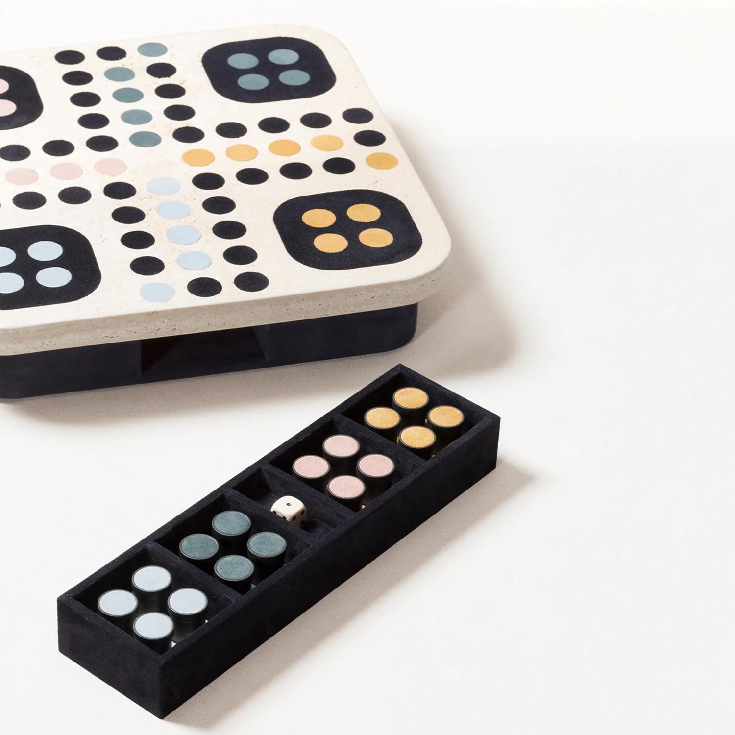 Sculpté Jeu Ludo Travertin en vente