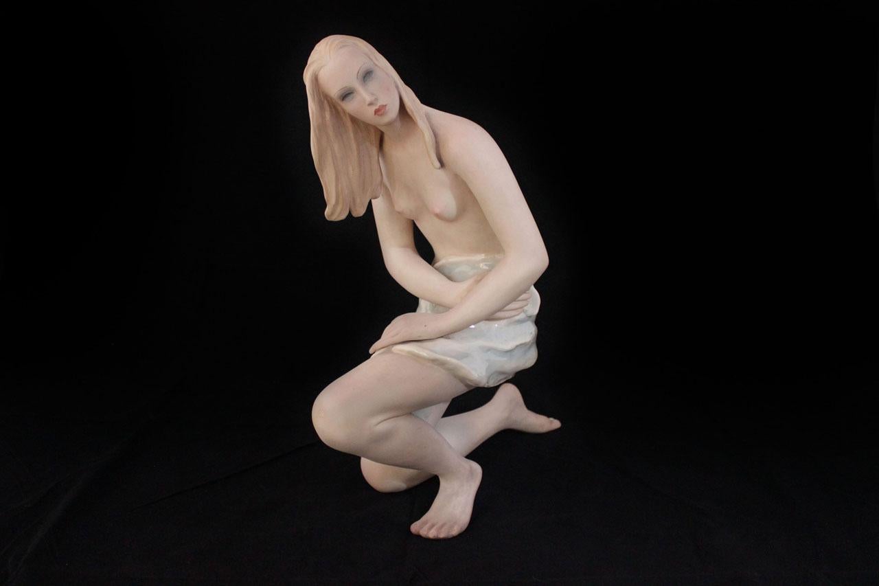 Ludovica Le Bertetti, Gran escultura de desnudo, años 20, Cerámica en Excelente estado para la venta en Montelabbate, PU
