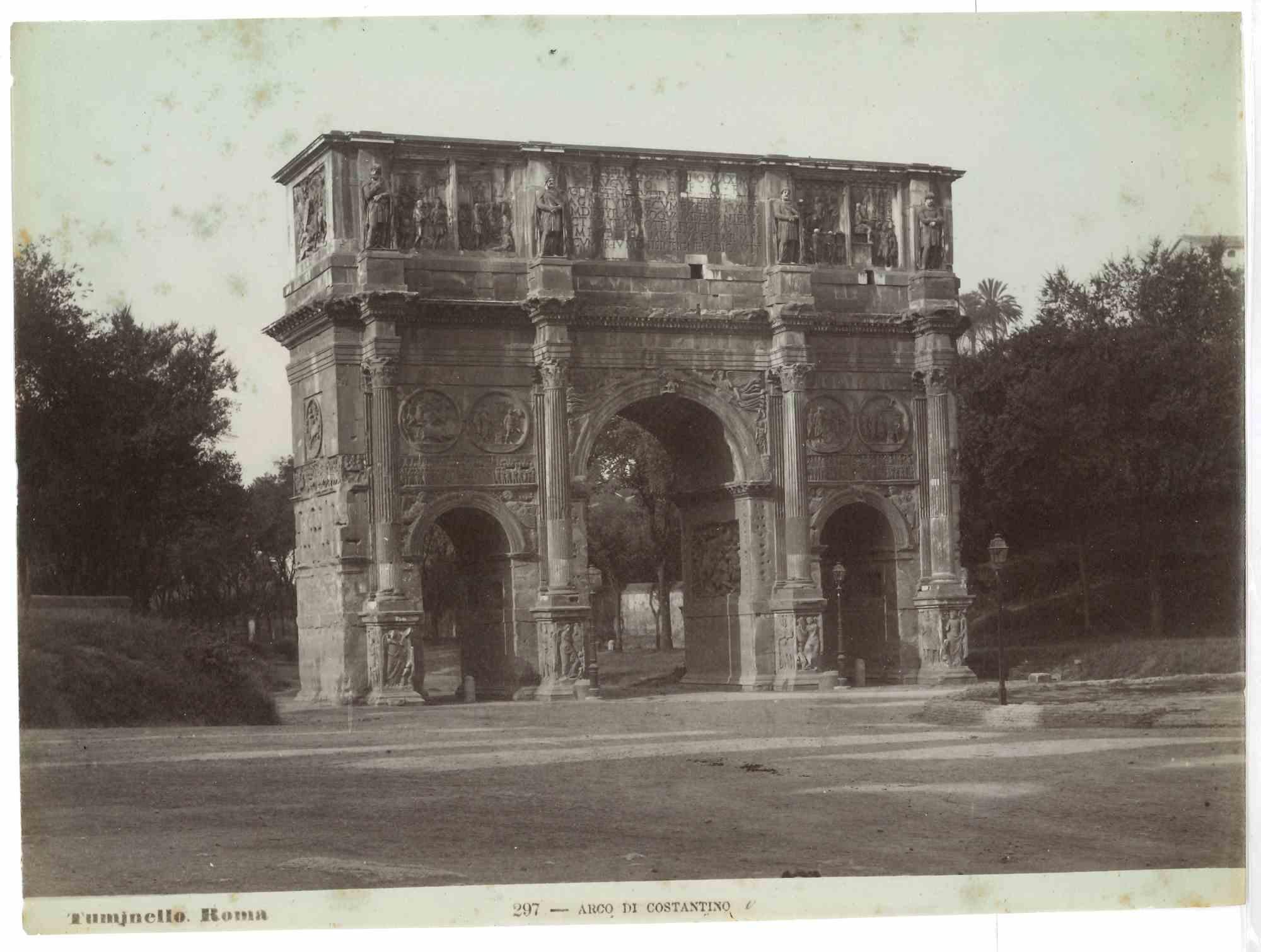 Arch of Constantine is a vintage print in salt silver realized by Ludovico Tuminello in the early 20th Century.

Titled on the lower.

Good conditions except for some foxing.