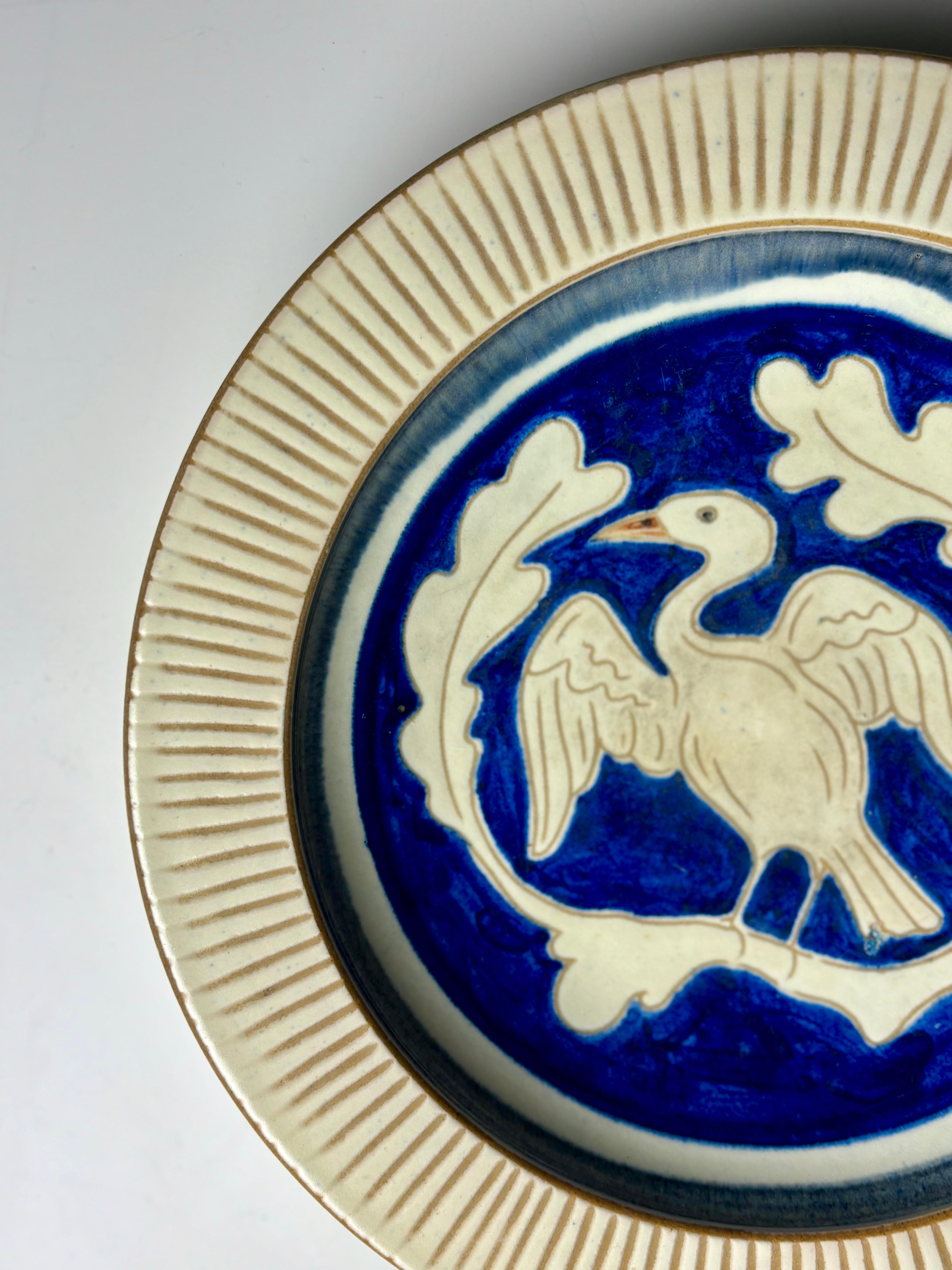 Ludvig Kyhn Blau-Weiß-Vogel-Deko-Ablageschale, 1950er Jahre (Keramik) im Angebot