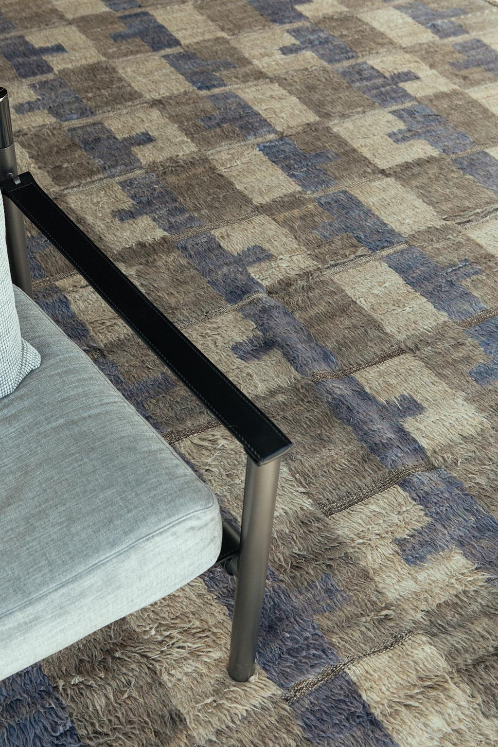 Tapis Ludvika collection Kust par Mehraban Neuf - En vente à WEST HOLLYWOOD, CA