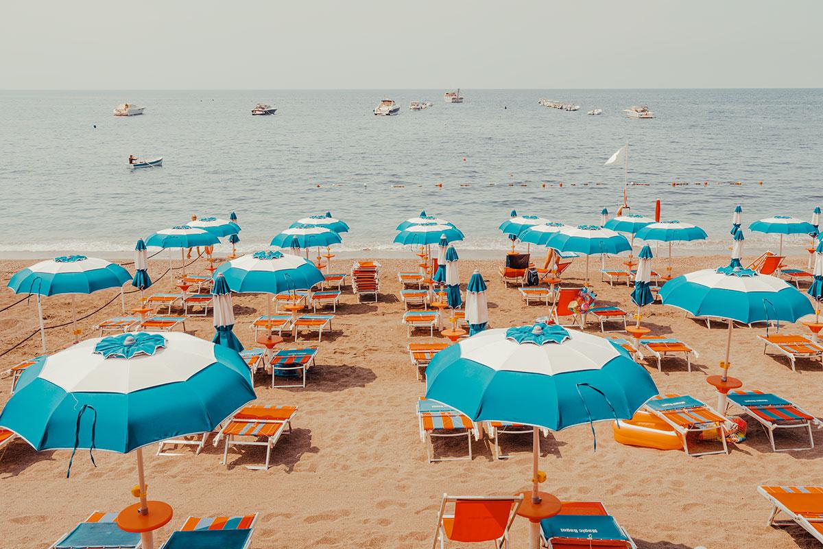 Ludwig Favre Landscape Photograph - Amalfi Coast, Blue Umbrella