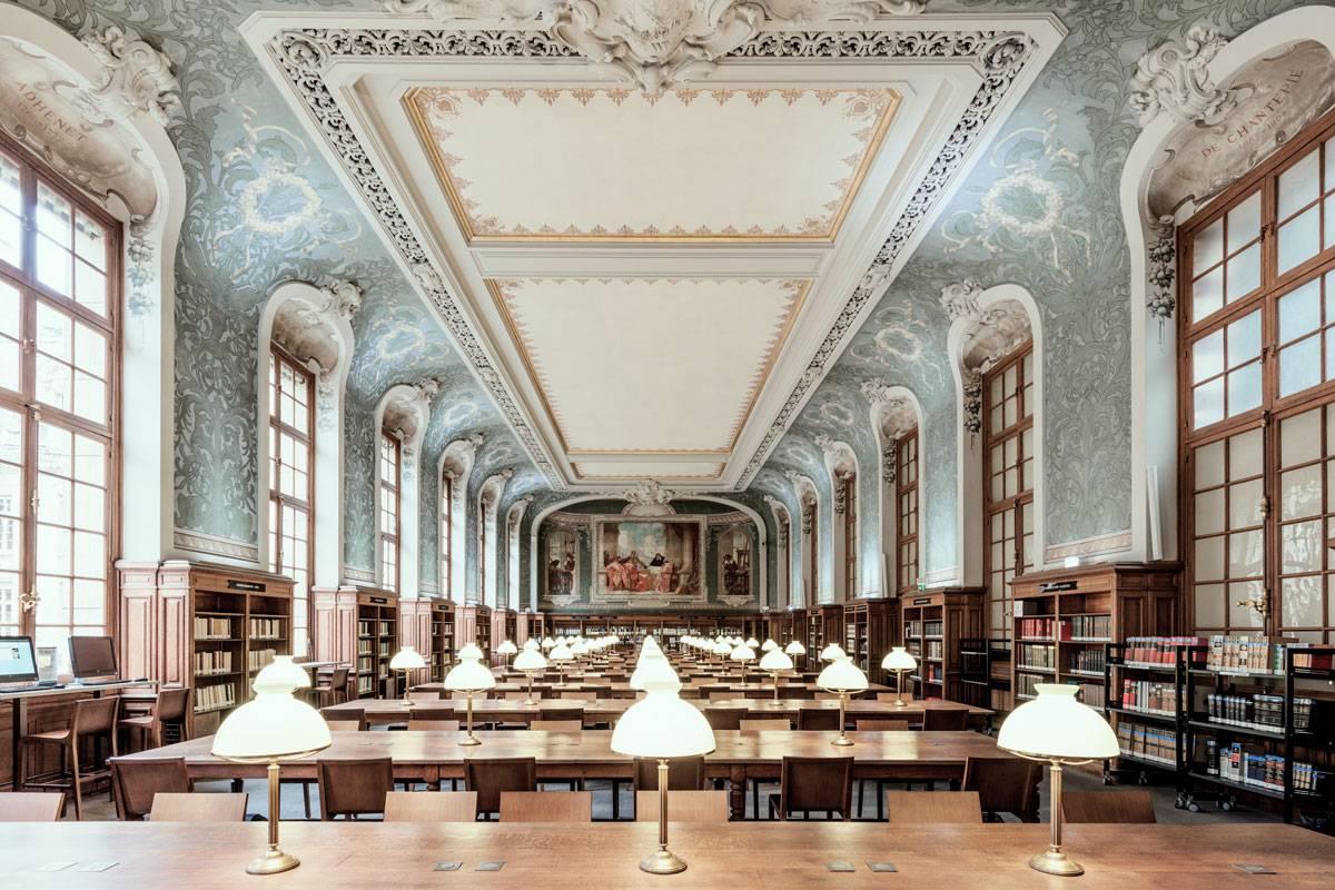 Ludwig Favre Color Photograph - La Sorbonne Librairie
