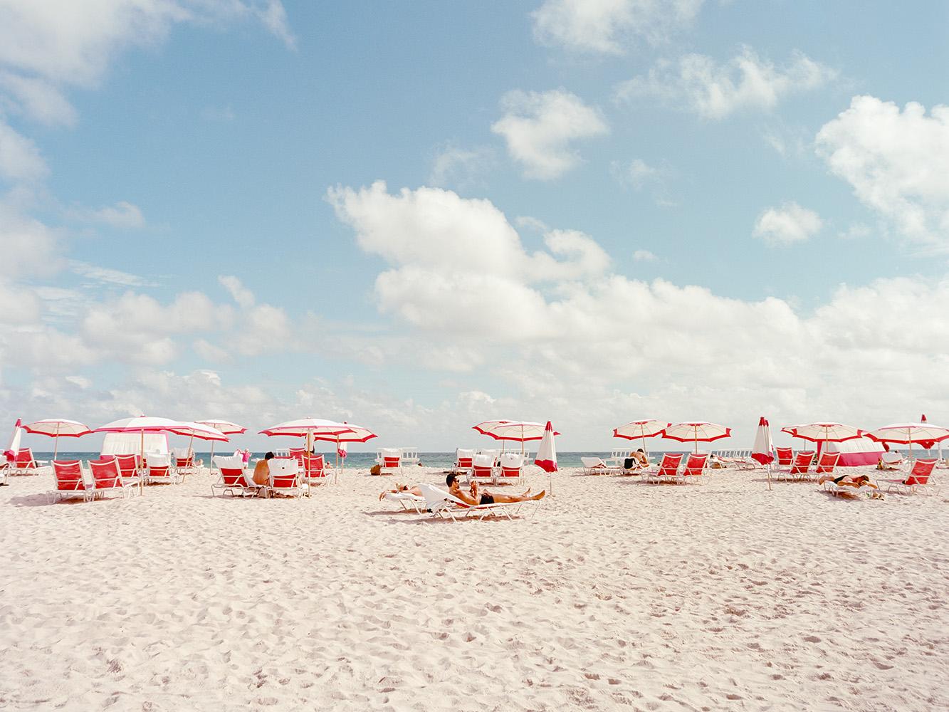 Ludwig Favre Landscape Photograph - Miami Beach I