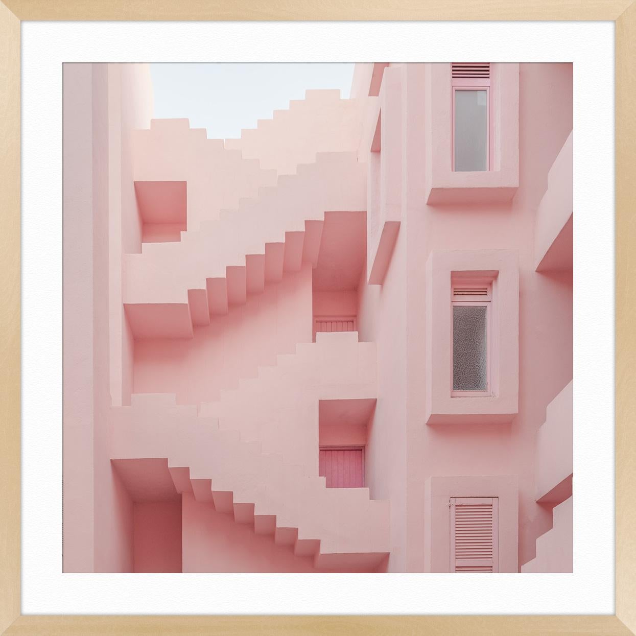 Escaliers roses en vente 1